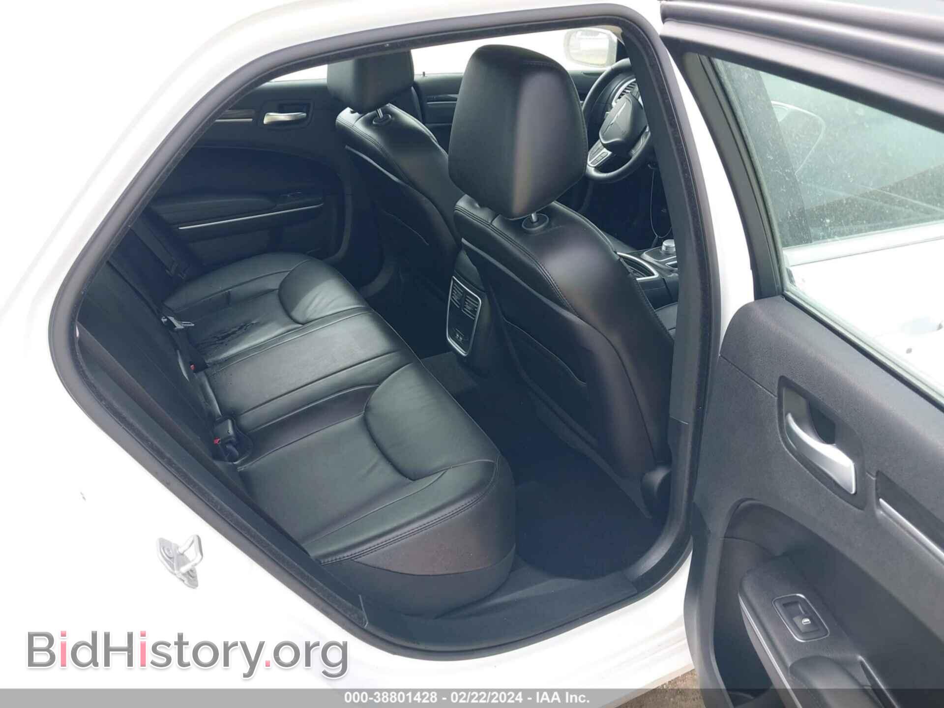 2019 CHRYSLER 300 - VIN: 2C3CCAAG0KH727227 - Фото 8