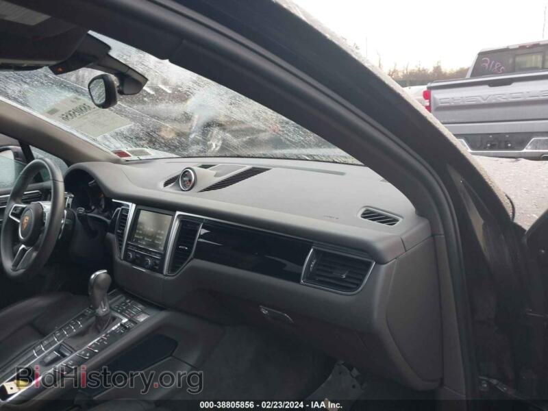 2016 Porsche MACAN (VIN WP1AB2A53GLB40989) — photo 5 of 16