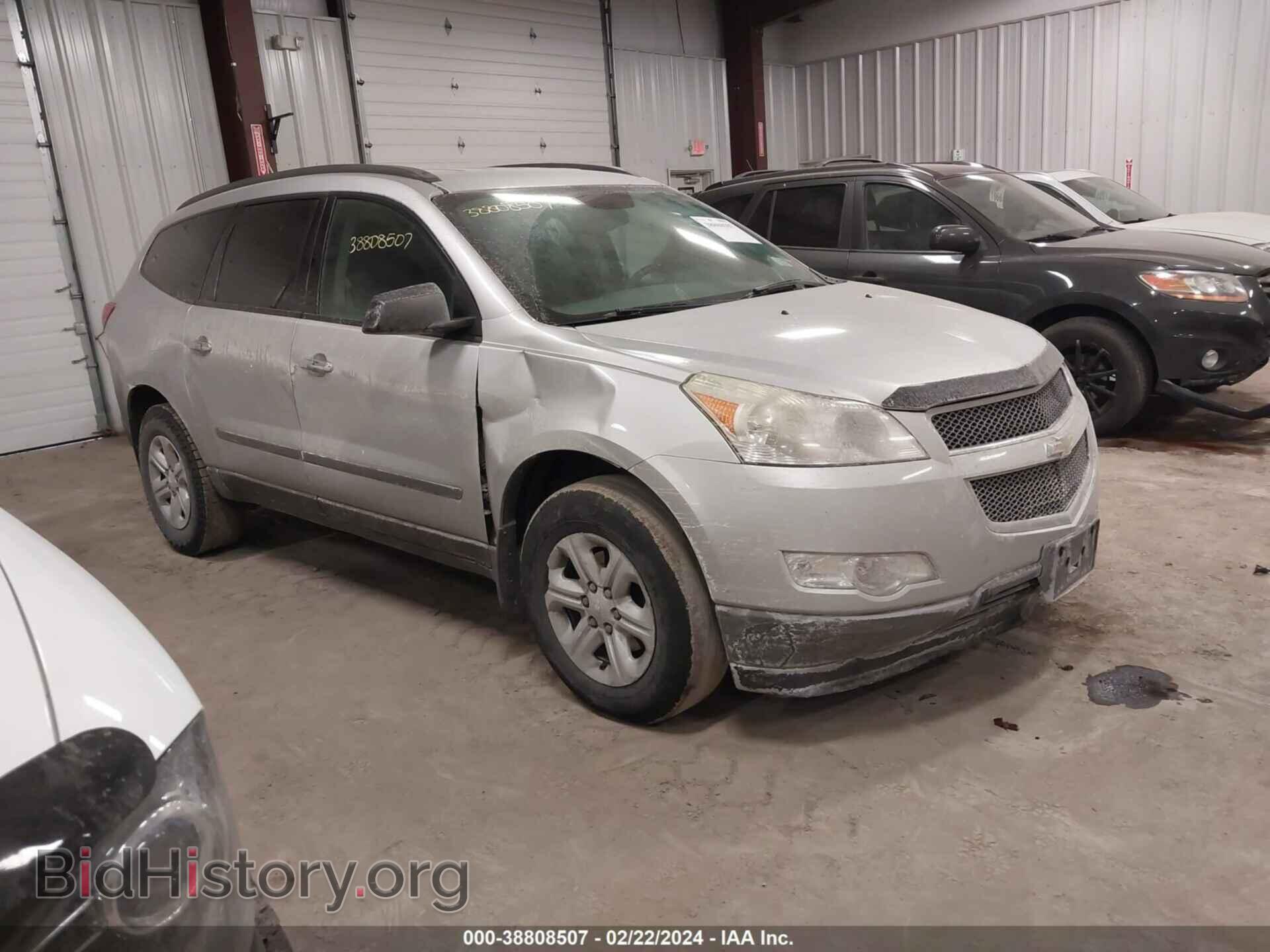 Фотография 1GNKRFED5CJ394100 - CHEVROLET TRAVERSE 2012