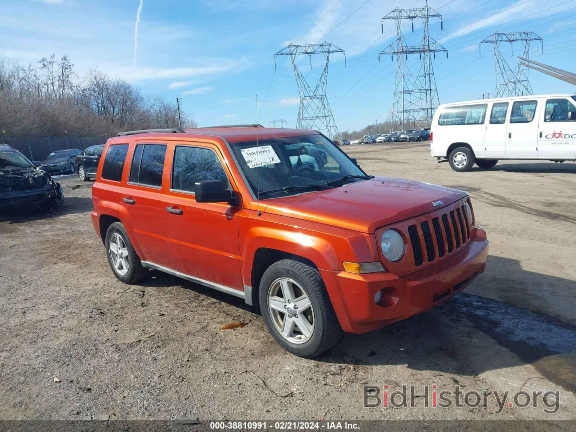 Фотография 1J4NF1GB2AD623285 - JEEP PATRIOT 2010