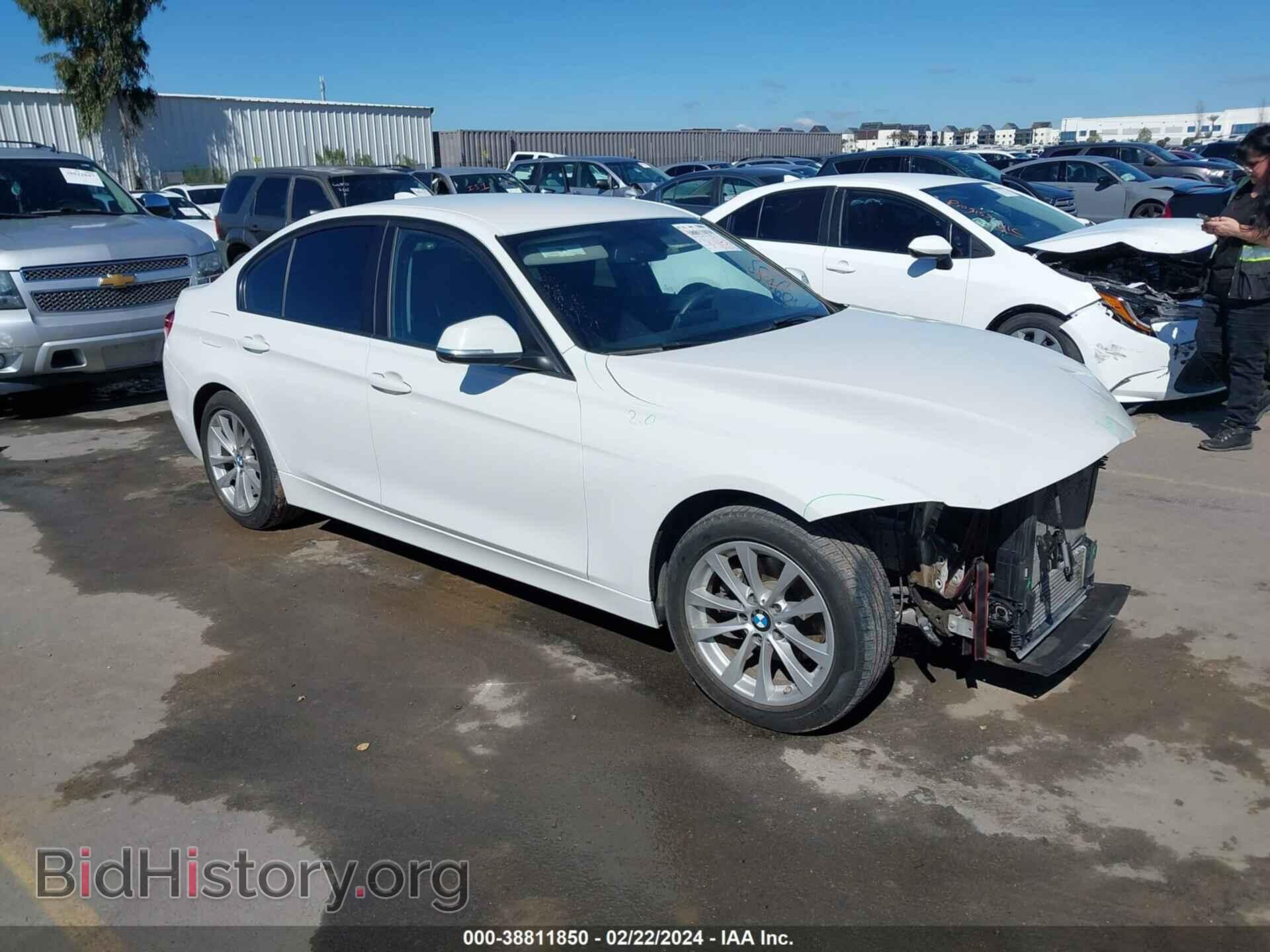 Фотография WBA8E1G57JNU93091 - BMW 320I 2018
