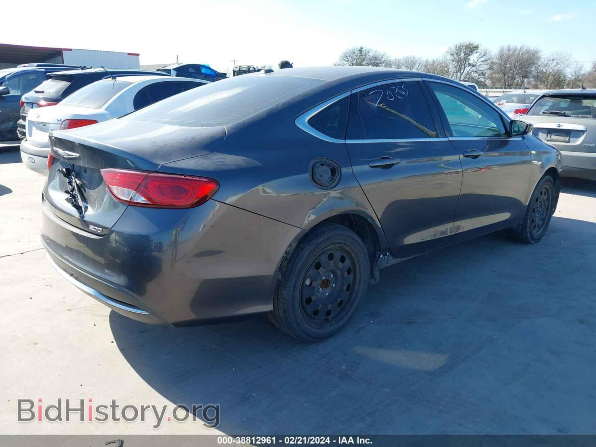 2015 CHRYSLER 200 - VIN: 1C3CCCAB0FN670265 - Фото 4