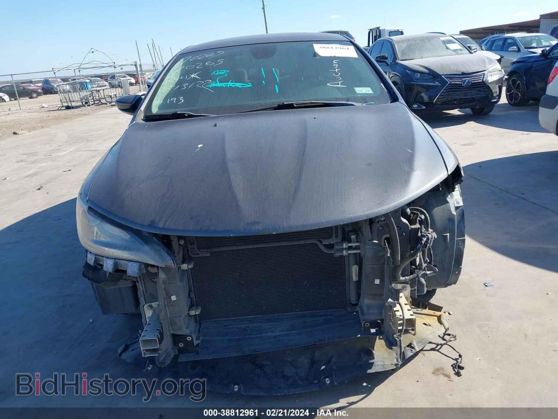2015 CHRYSLER 200 - VIN: 1C3CCCAB0FN670265 - Фото 6