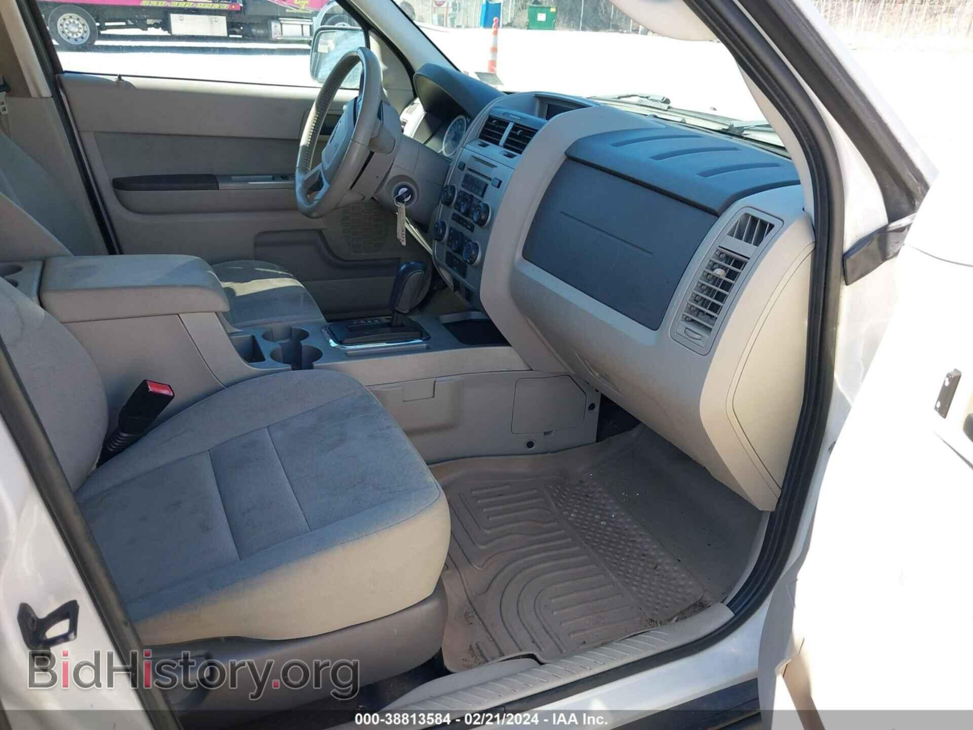 2011 FORD ESCAPE - VIN: 1FMCU0D77BKB36556 - Photo 5
