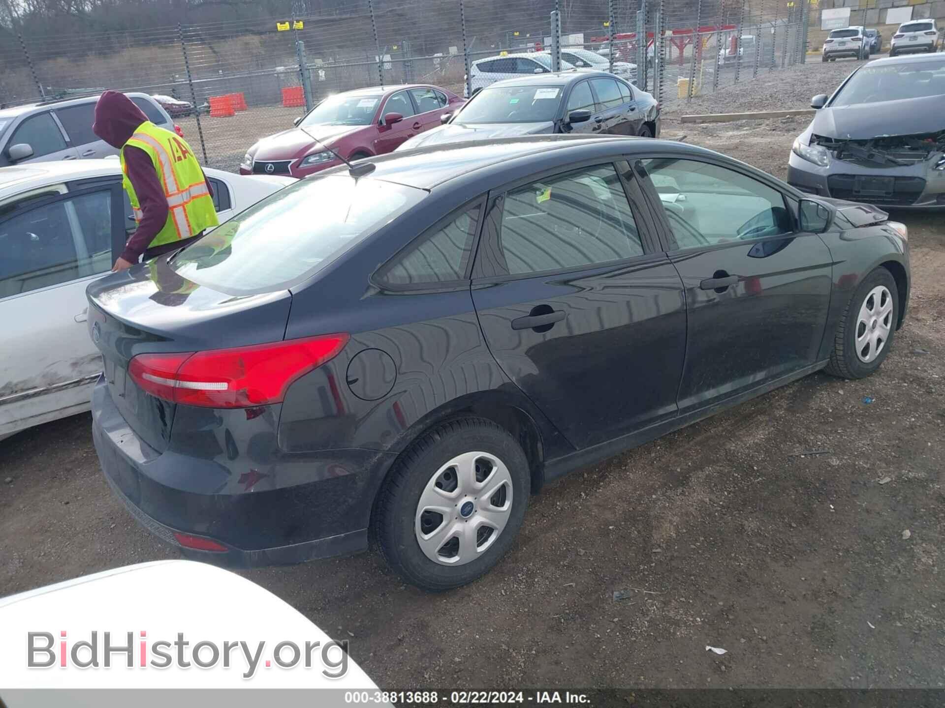 2017 FORD FOCUS - VIN: 1FADP3E24HL327803 - Фото 4