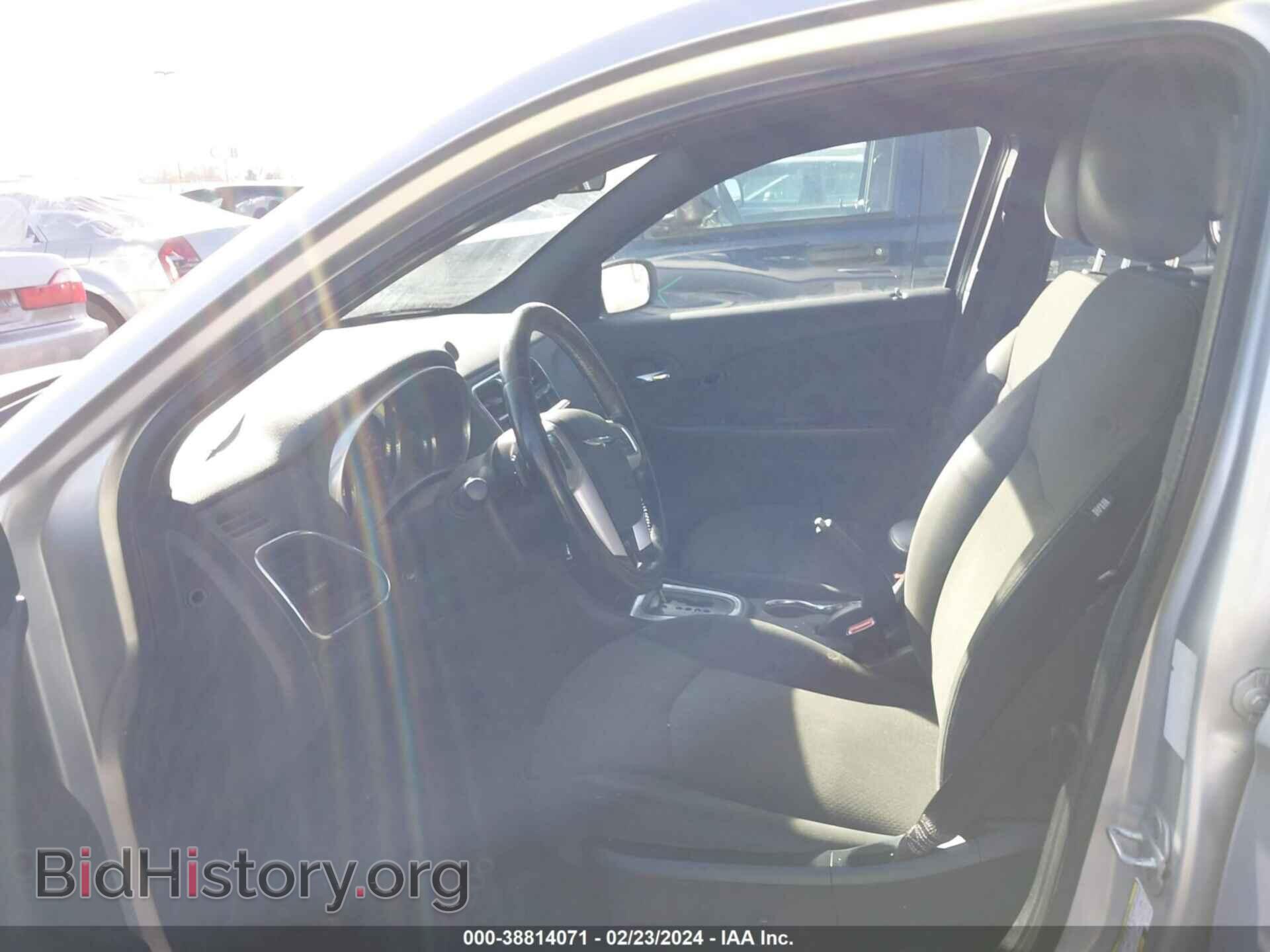 2012 CHRYSLER 200 - VIN: 1C3CCBBB2CN119100 - Photo 5