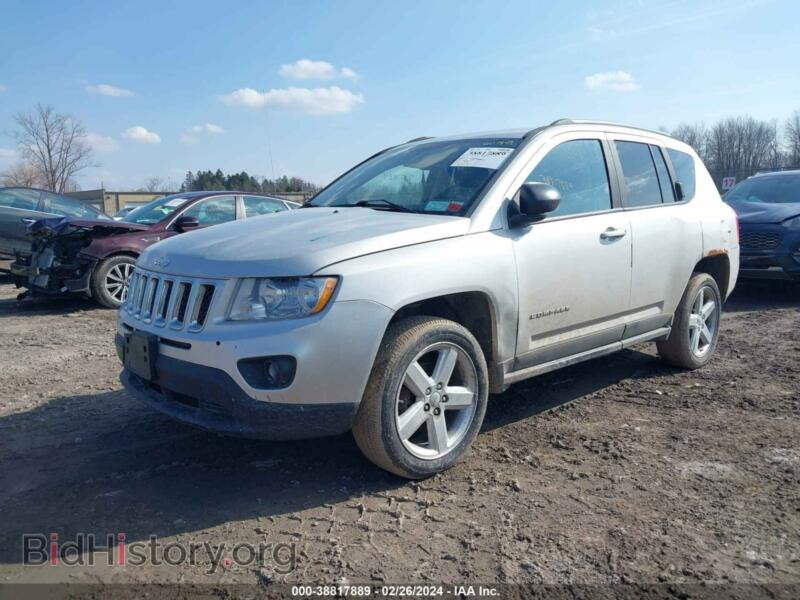 2011 Jeep COMPASS (VIN 1J4NF5FB3BD215288) — фото 2 из 16