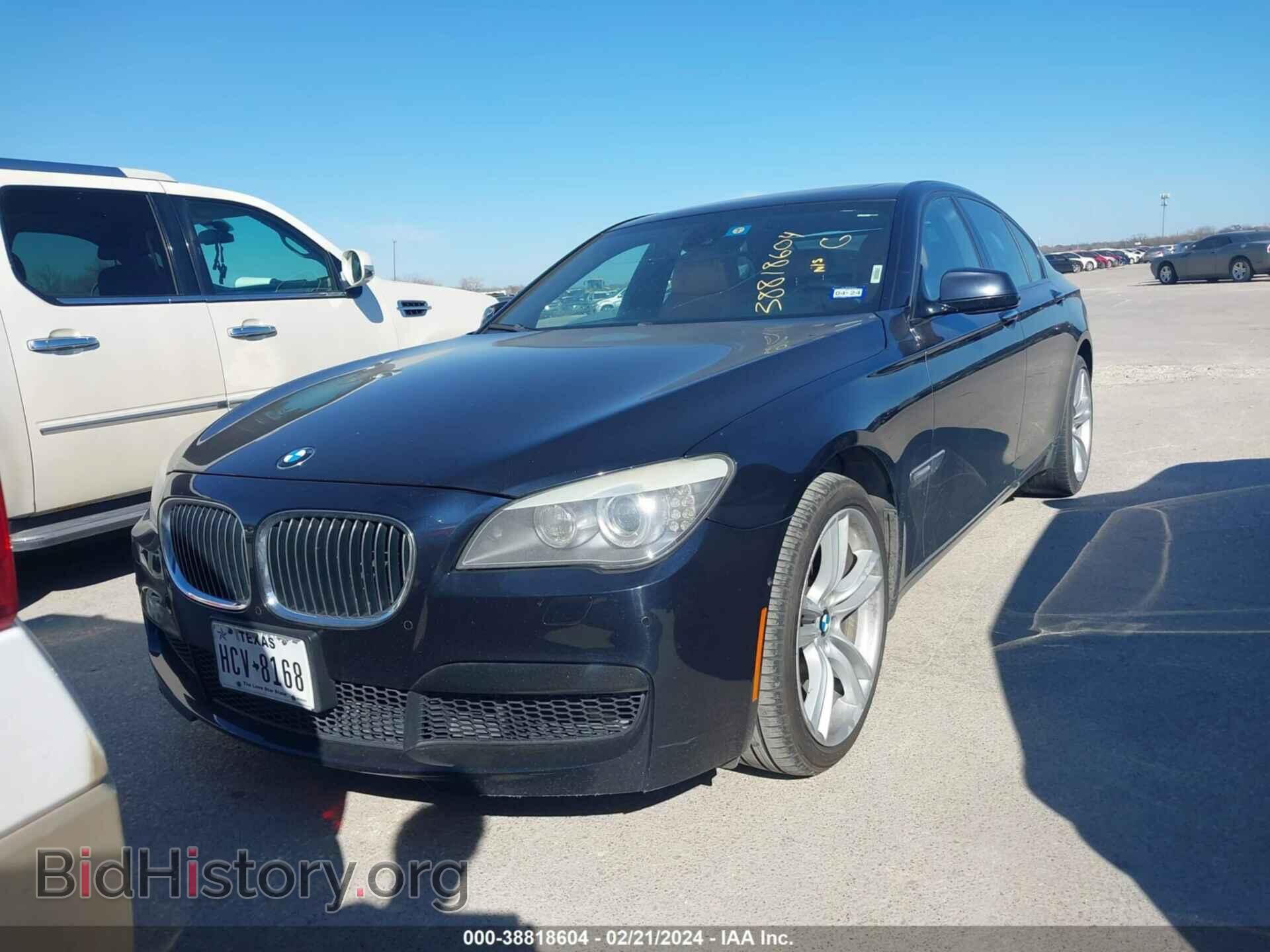 2012 BMW 750I - VIN: WBAKA8C59CDX01285 - Фото 2