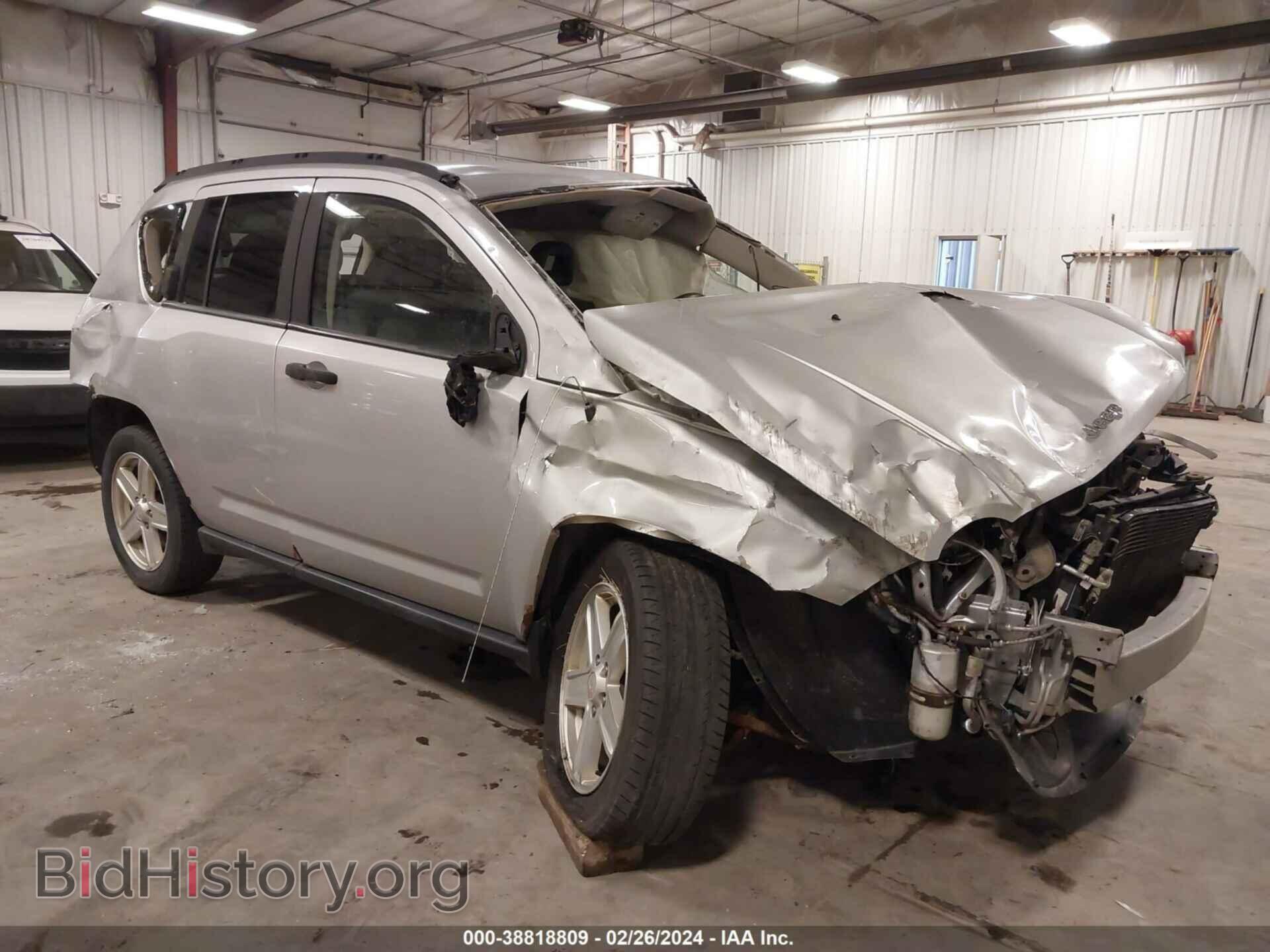 Photo 1J4NT1FA2BD159885 - JEEP COMPASS 2011