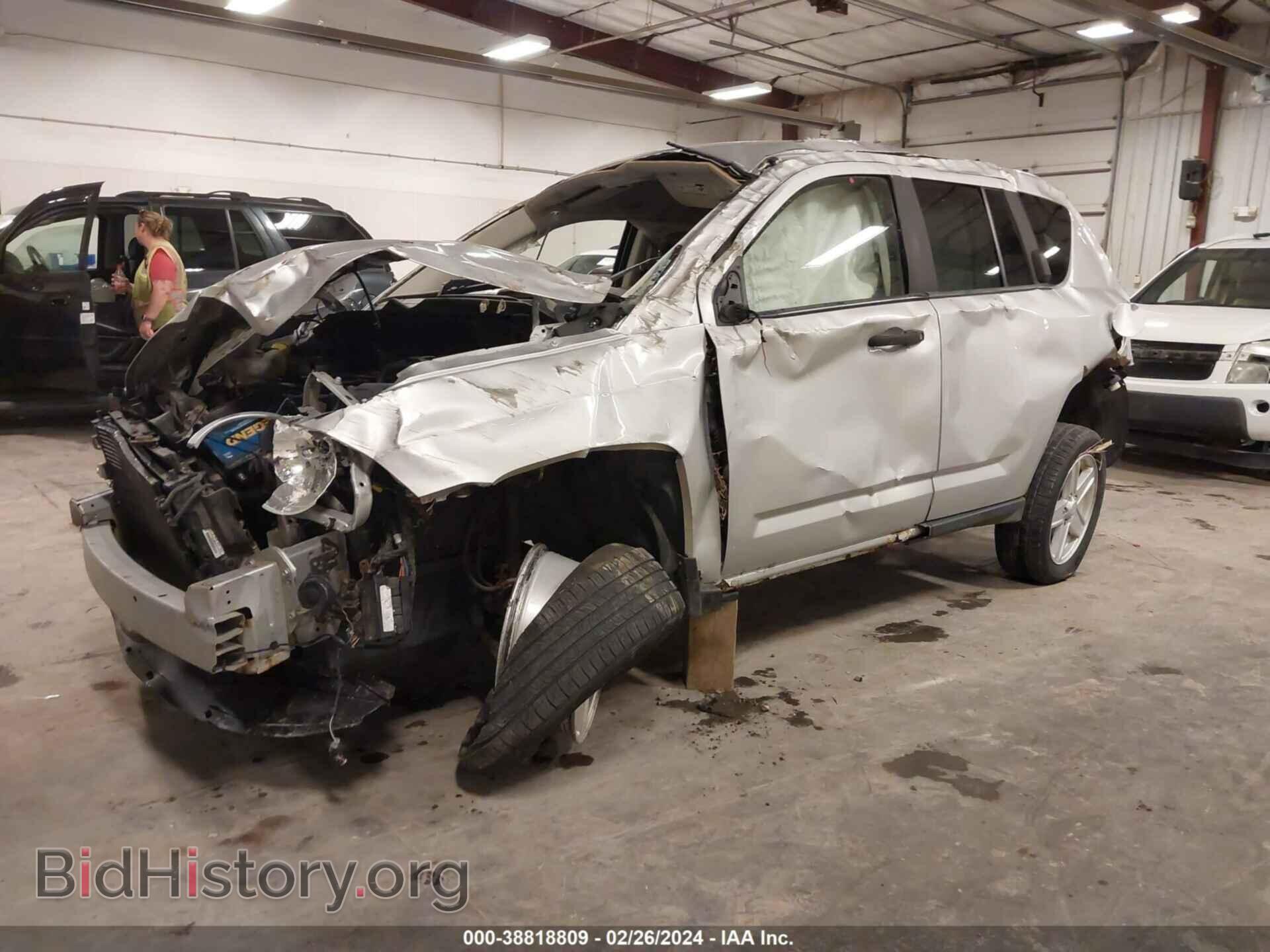 2011 JEEP COMPASS - VIN: 1J4NT1FA2BD159885 - Photo 2
