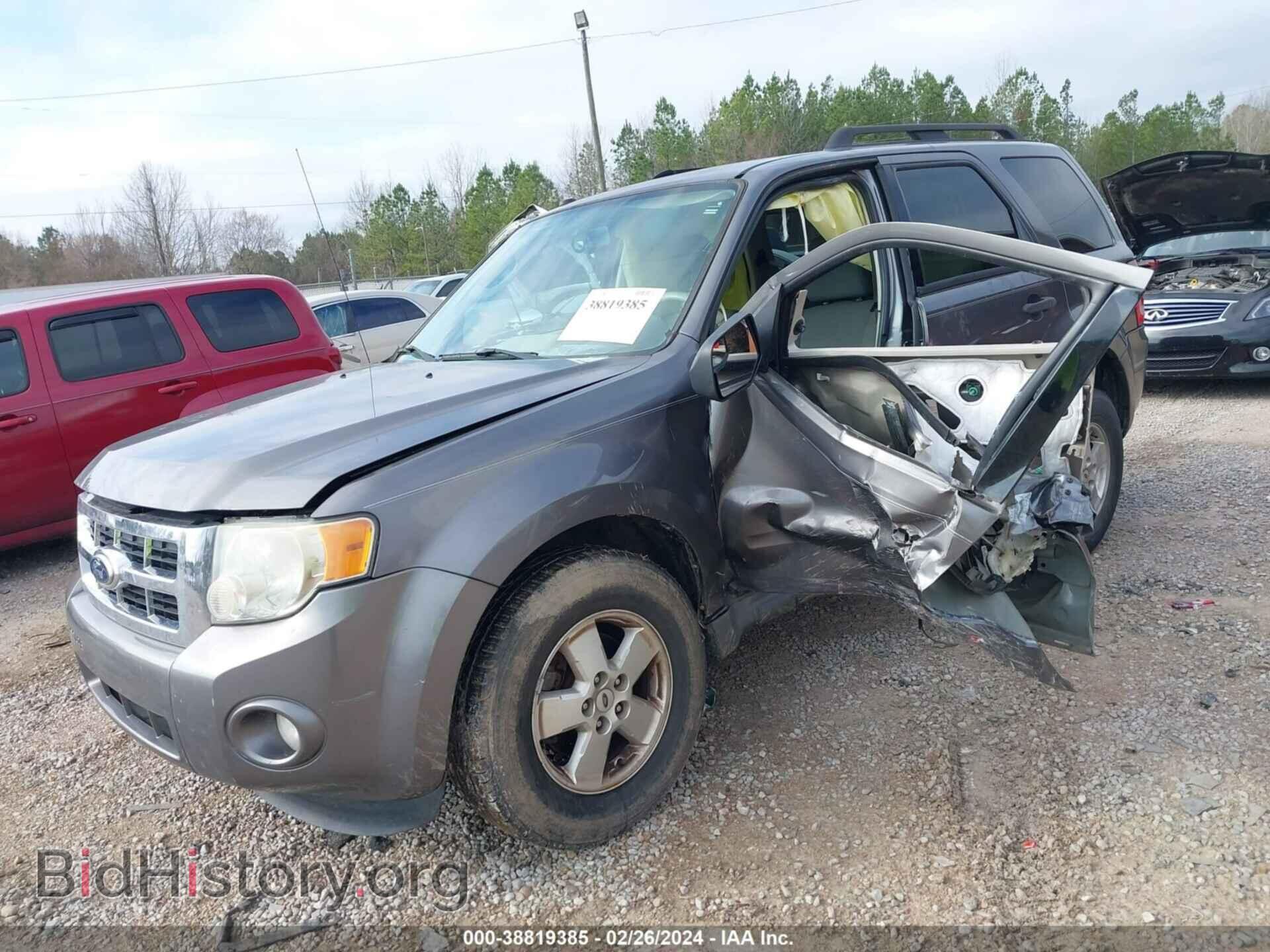 2010 FORD ESCAPE - VIN: 1FMCU0D77AKB28410 - Фото 2