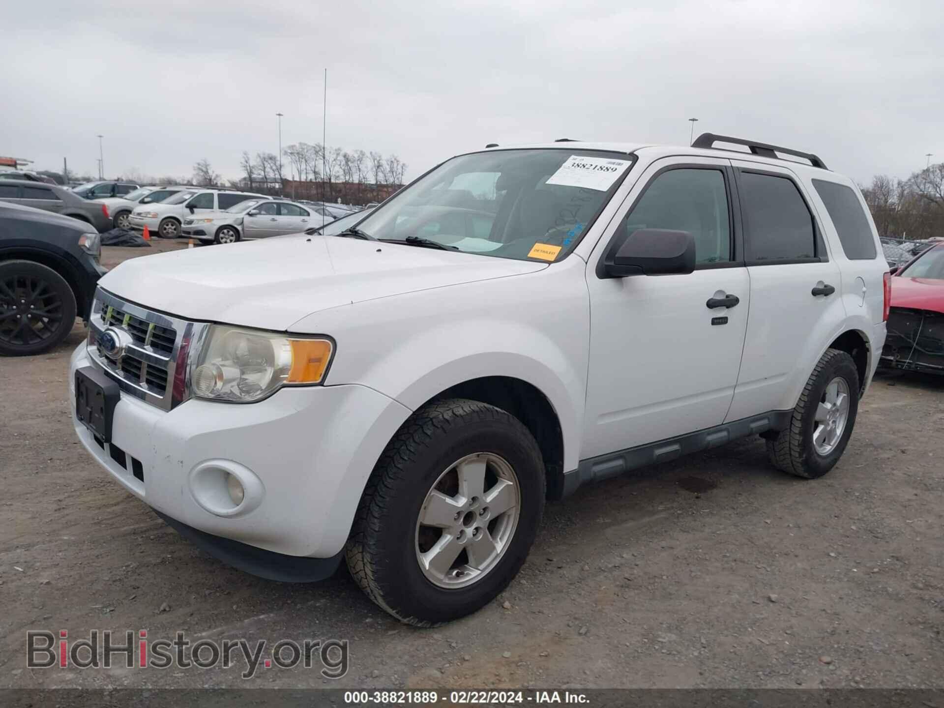 2011 FORD ESCAPE - VIN: 1FMCU9D71BKB65720 - Фото 2