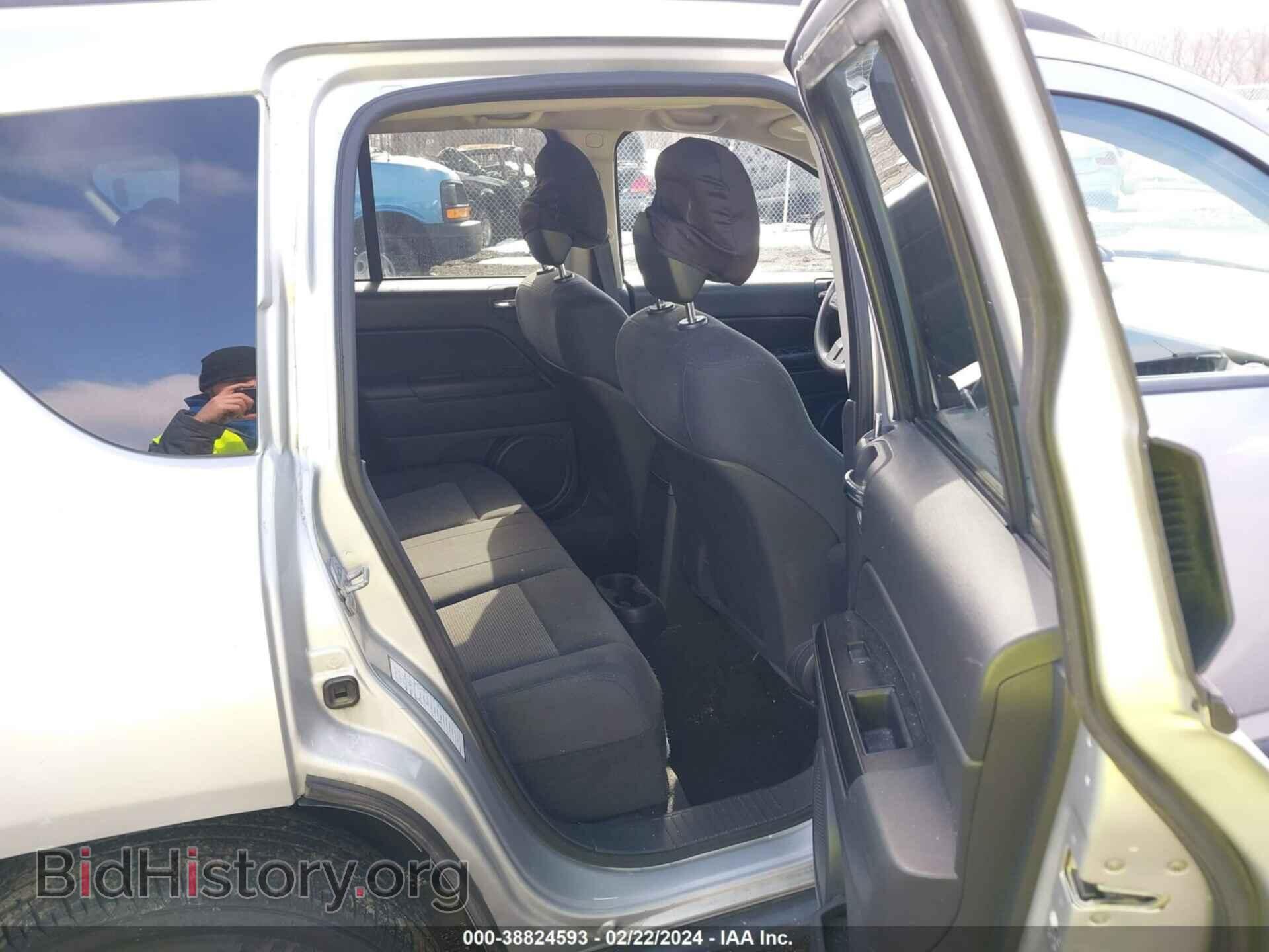 2011 JEEP COMPASS - VIN: 1J4NT1FB0BD142513 - Photo 8