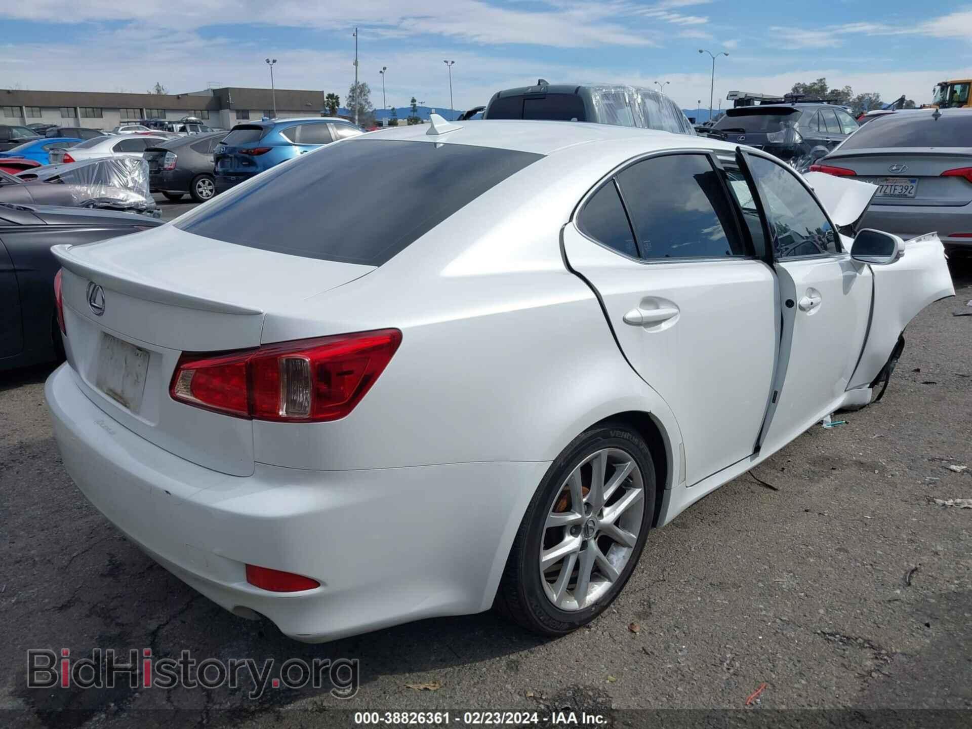 2011 LEXUS IS 250 - VIN: JTHBF5C25B5142012 - Photo 4