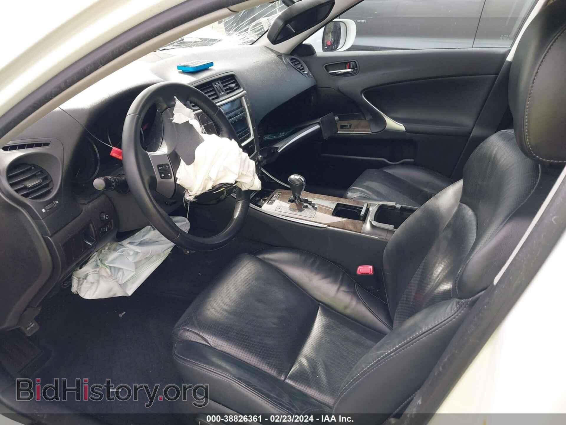 2011 LEXUS IS 250 - VIN: JTHBF5C25B5142012 - Photo 5