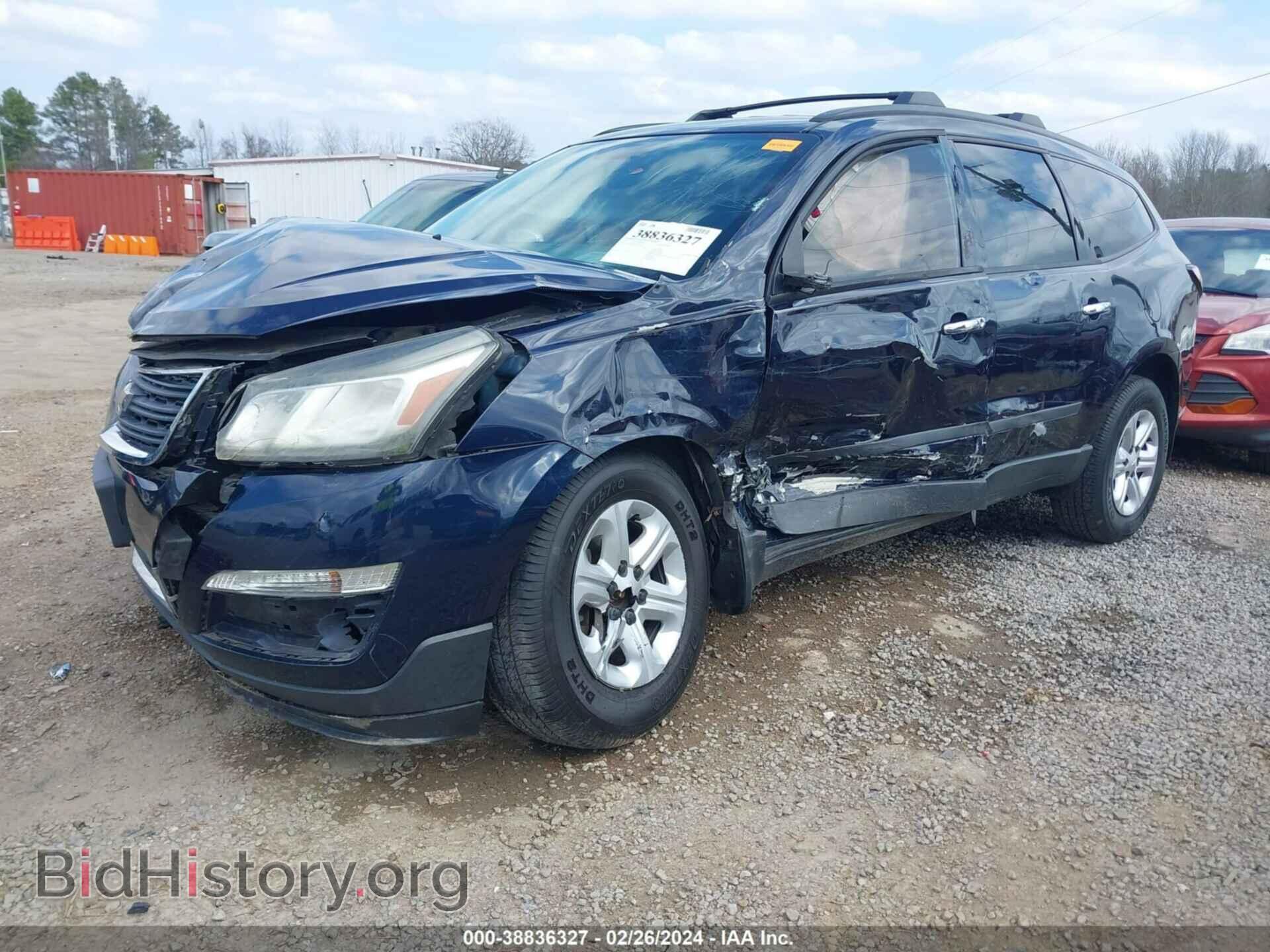 2017 CHEVROLET TRAVERSE - VIN: 1GNKRFKD1HJ164078 - Фото 2