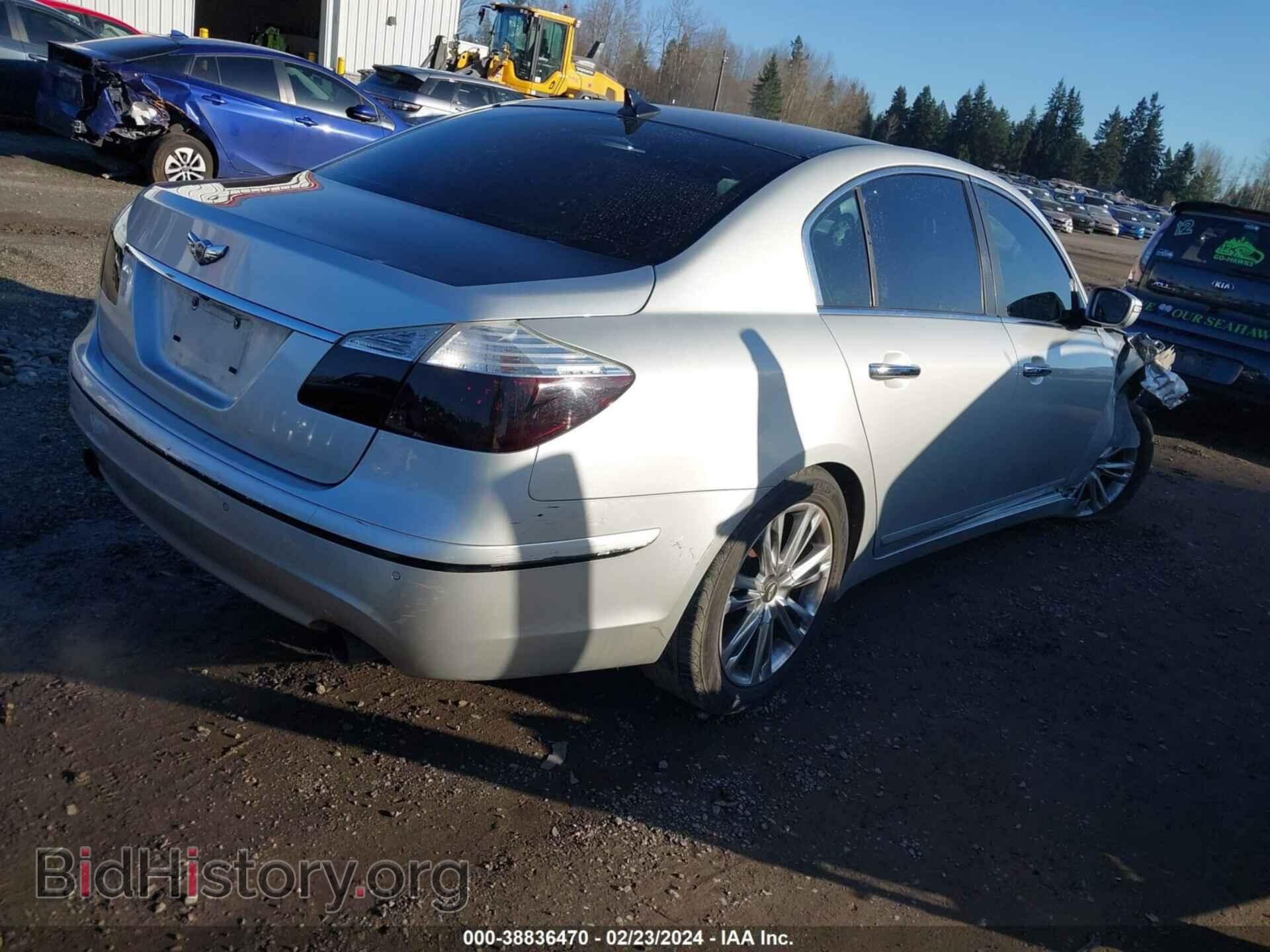 2011 HYUNDAI GENESIS - VIN: KMHGC4DE2BU140688 - Фото 4