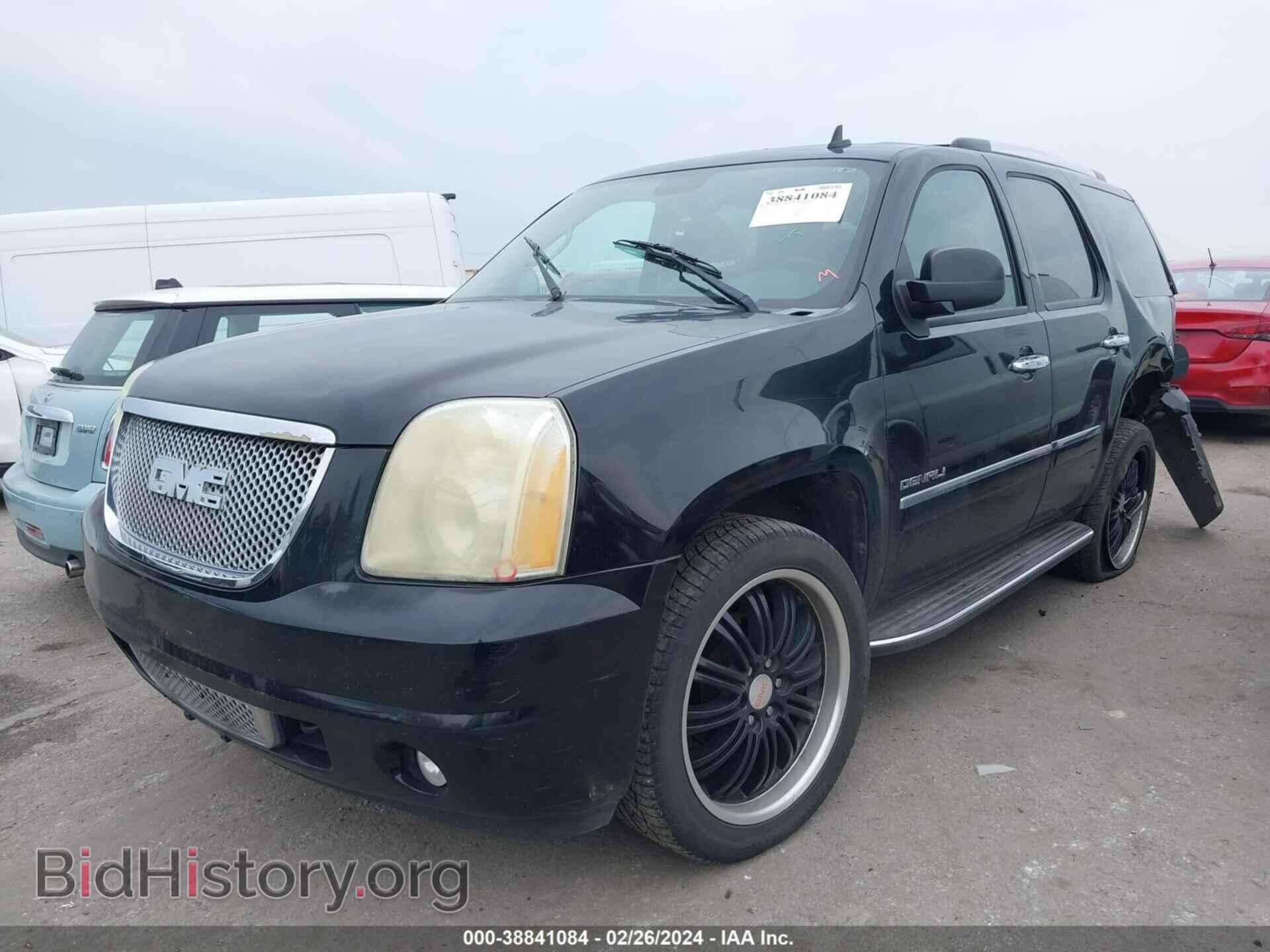 2011 GMC YUKON - VIN: 1GKS2EEF0BR368954 - Photo 2