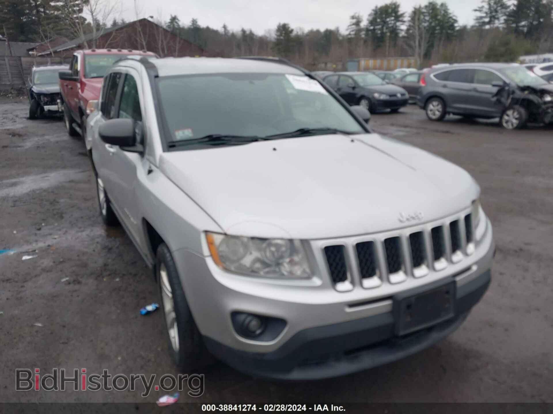 Photo 1J4NF1FB0BD248306 - JEEP COMPASS 2011