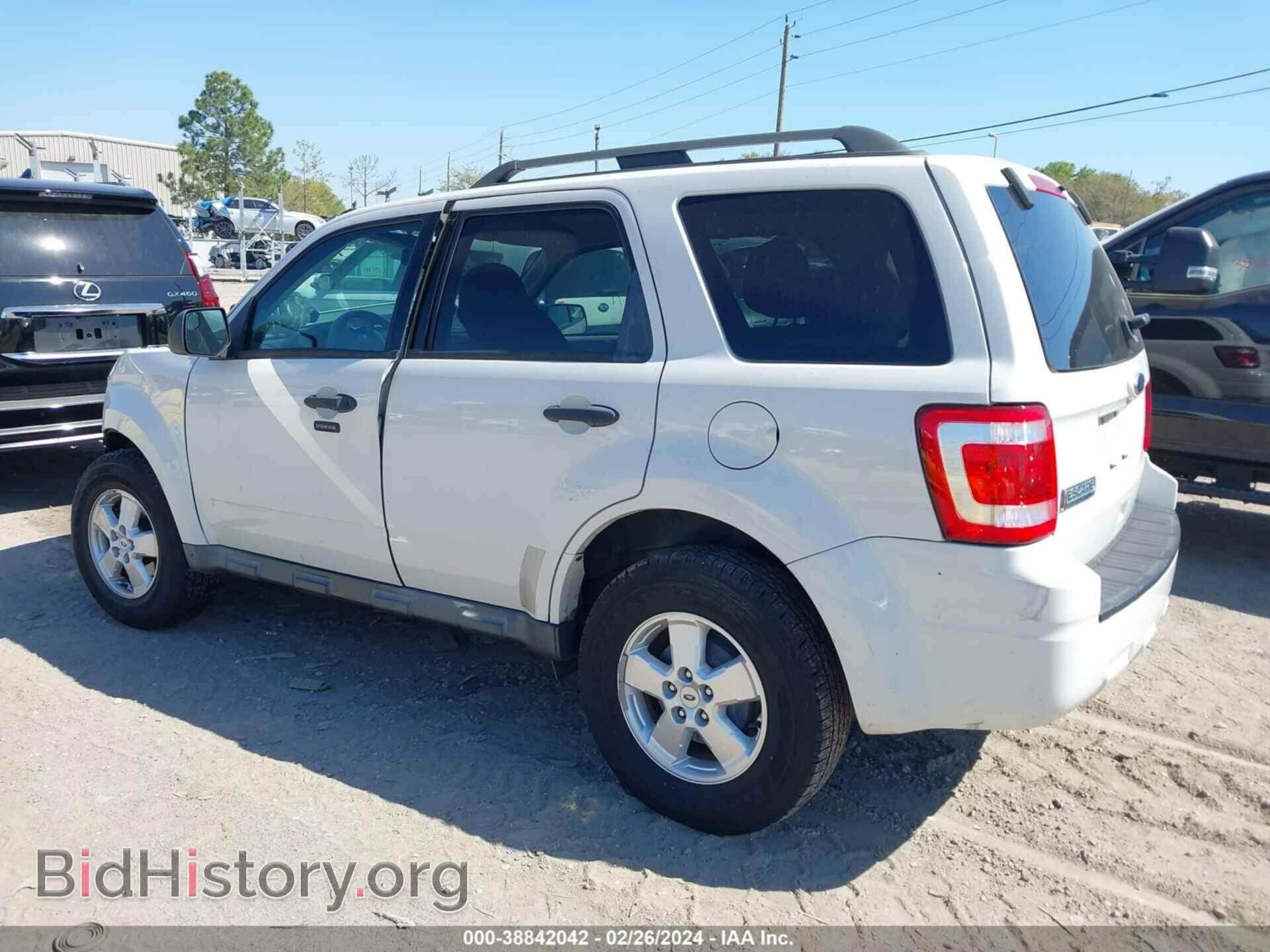 2010 FORD ESCAPE - VIN: 1FMCU0D7XAKB01136 - Фото 3