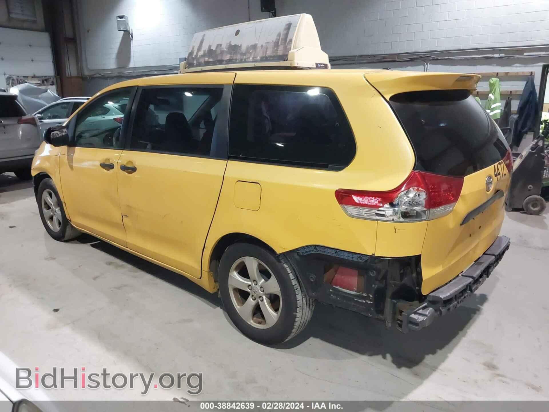 2011 TOYOTA SIENNA - VIN: 5TDZK3DC0BS064367 - Фото 3