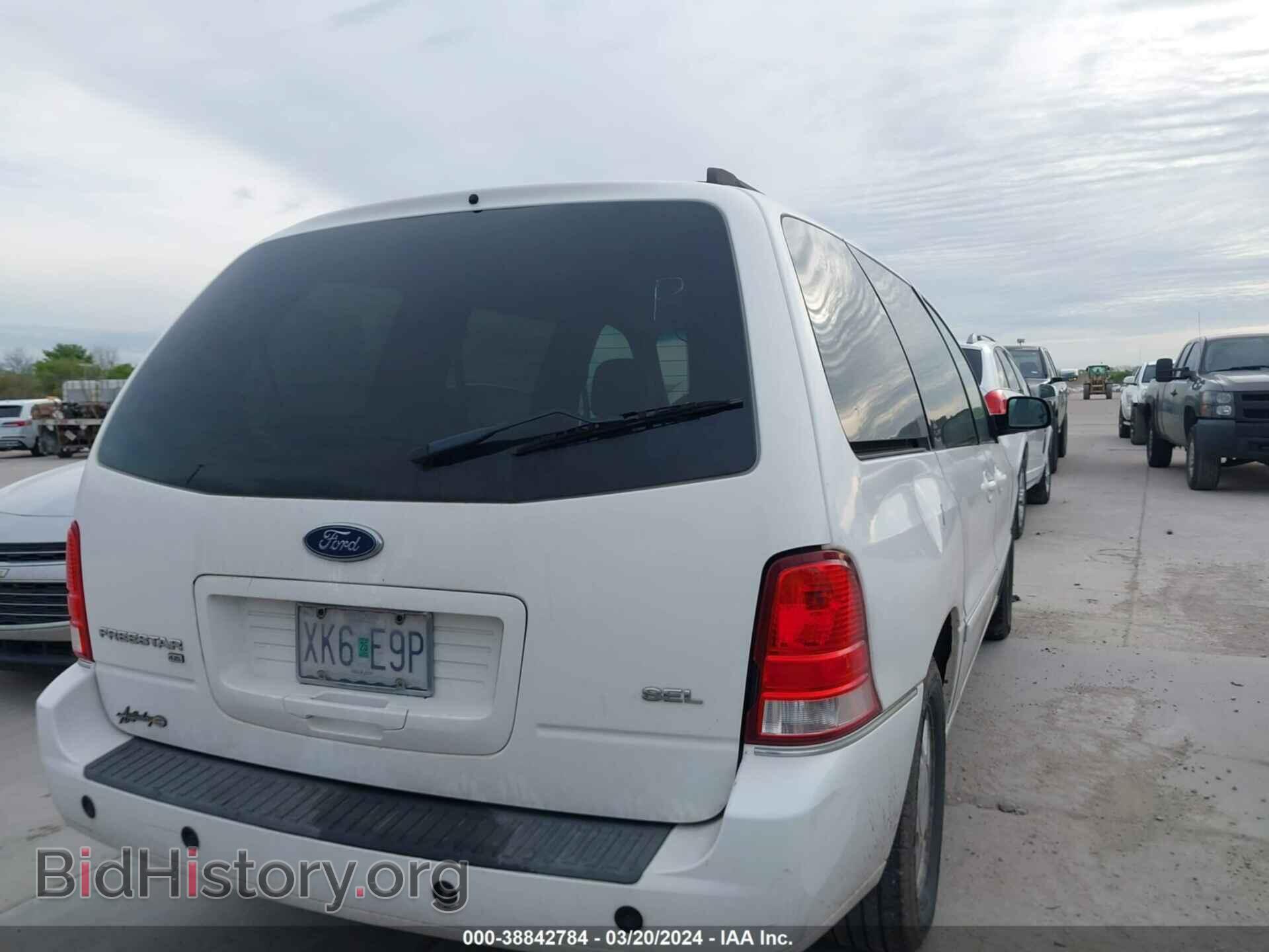 2007 FORD FREESTAR - VIN: 2FMZA52257BA04811 - Фото 4