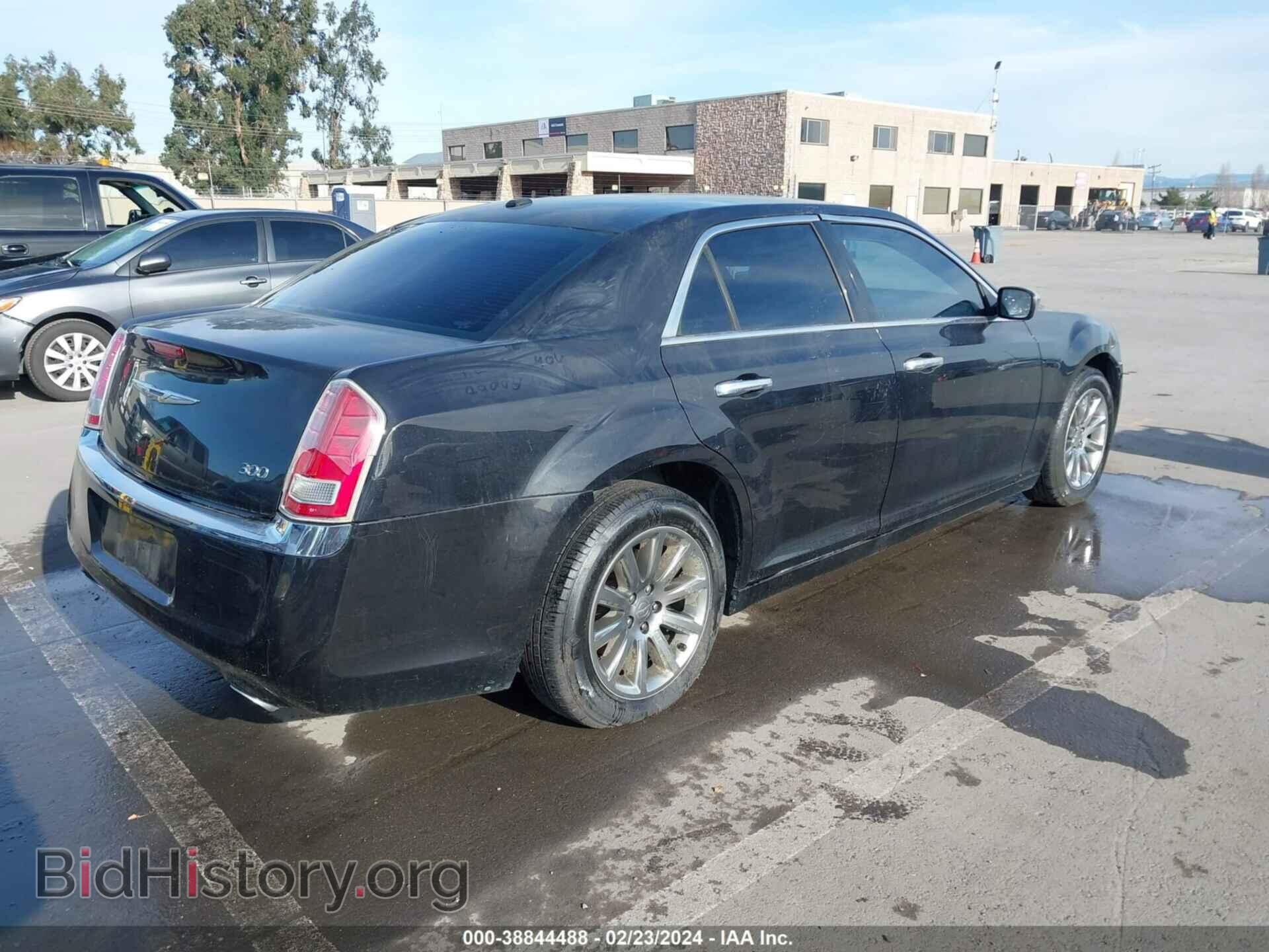 2011 CHRYSLER 300 - VIN: 2C3CA5CG8BH546726 - Фото 4