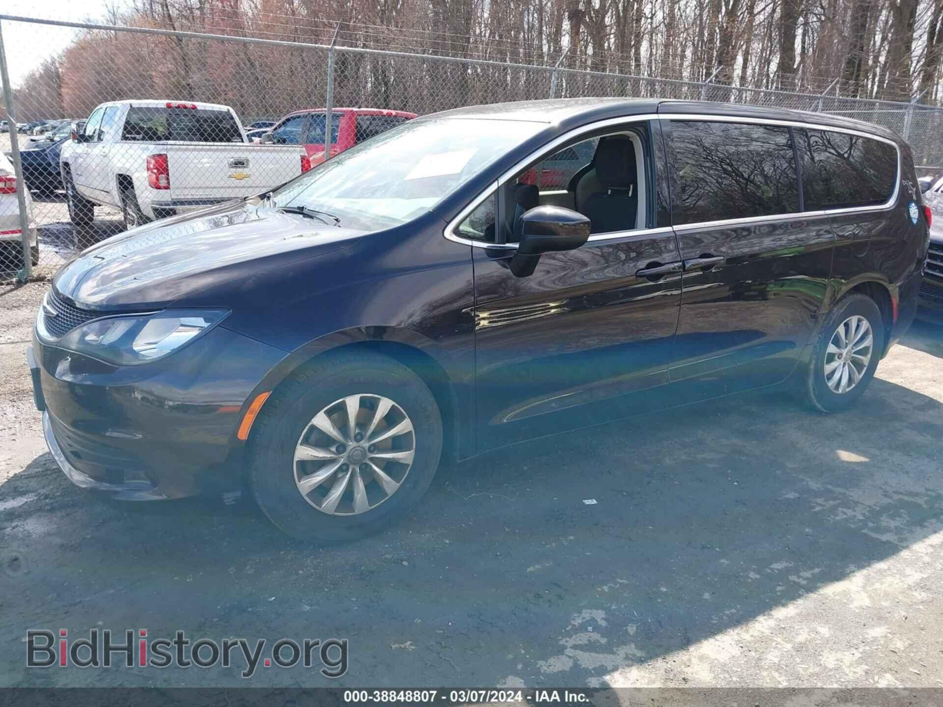 2017 CHRYSLER PACIFICA - VIN: 2C4RC1DG2HR529320 - Фото 2