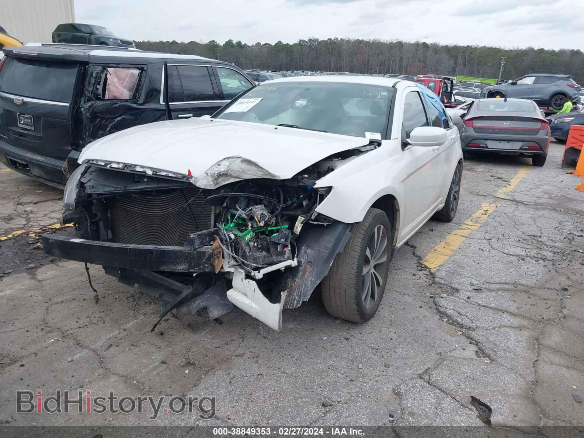 2013 CHRYSLER 200 - VIN: 1C3CCBBB5DN687195 - Фото 2