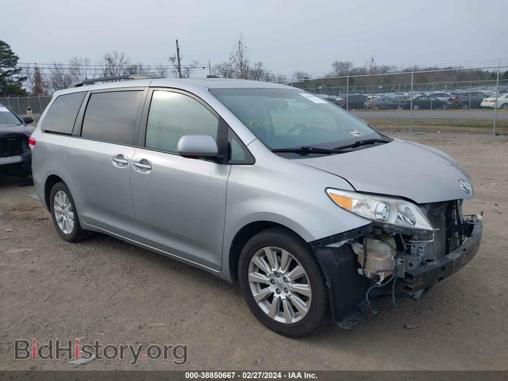 Photo 5TDDK3DCXBS029538 - TOYOTA SIENNA 2011
