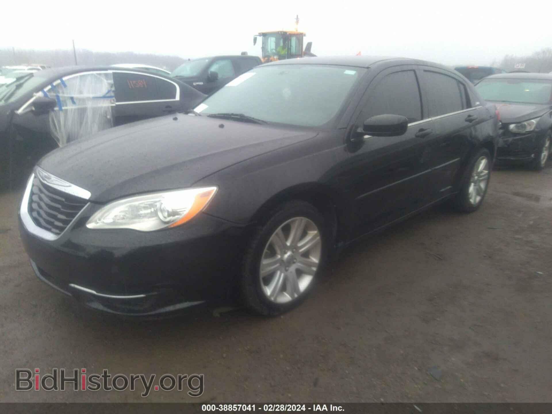 2013 CHRYSLER 200 - VIN: 1C3CCBBB2DN656468 - Photo 2