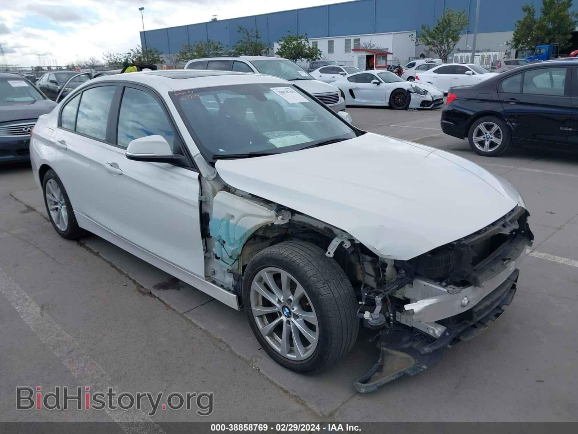 Photo WBA8E1G50GNU10867 - BMW 320I 2016