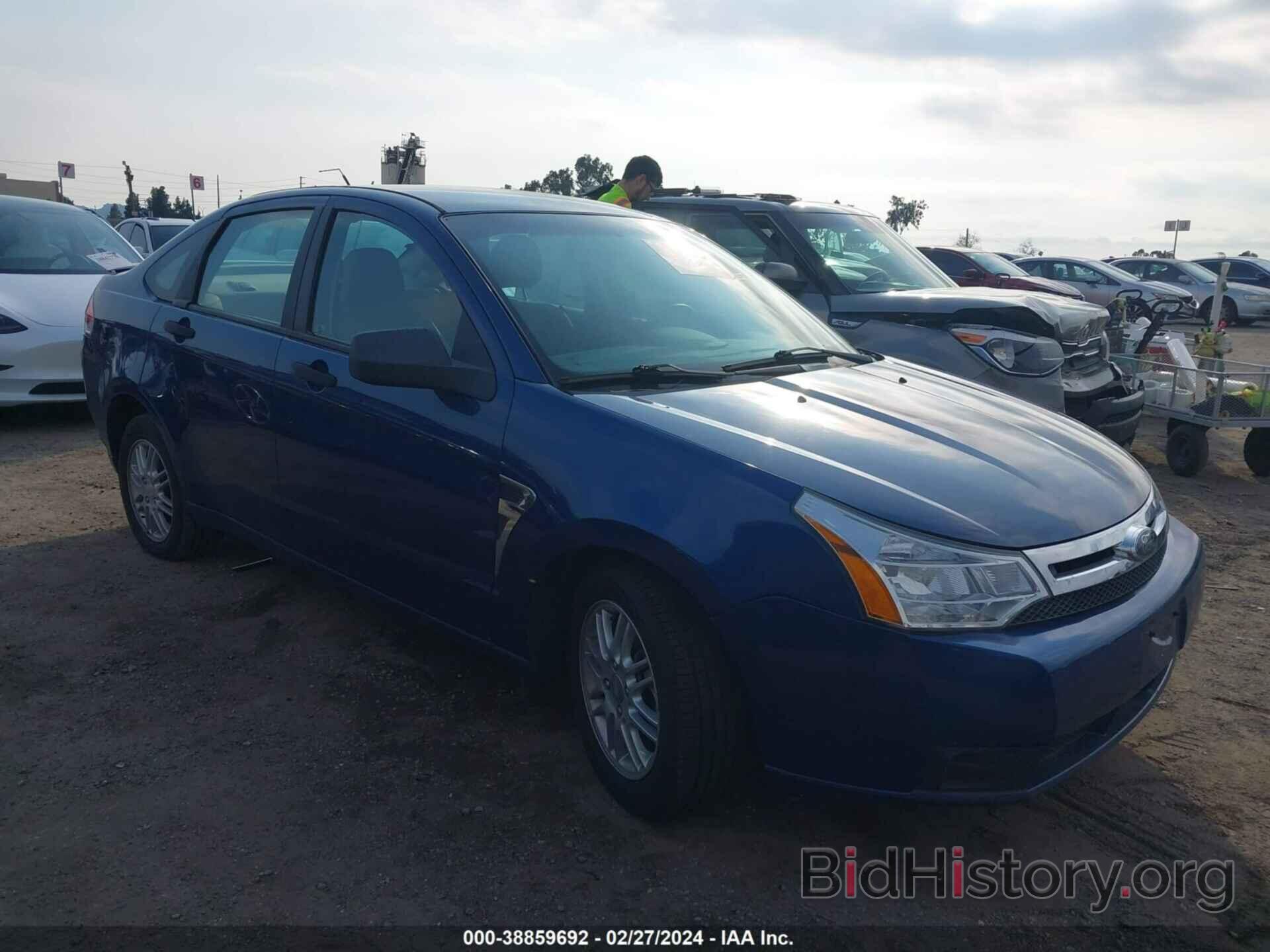 Photo 1FAHP35N38W219571 - FORD FOCUS 2008