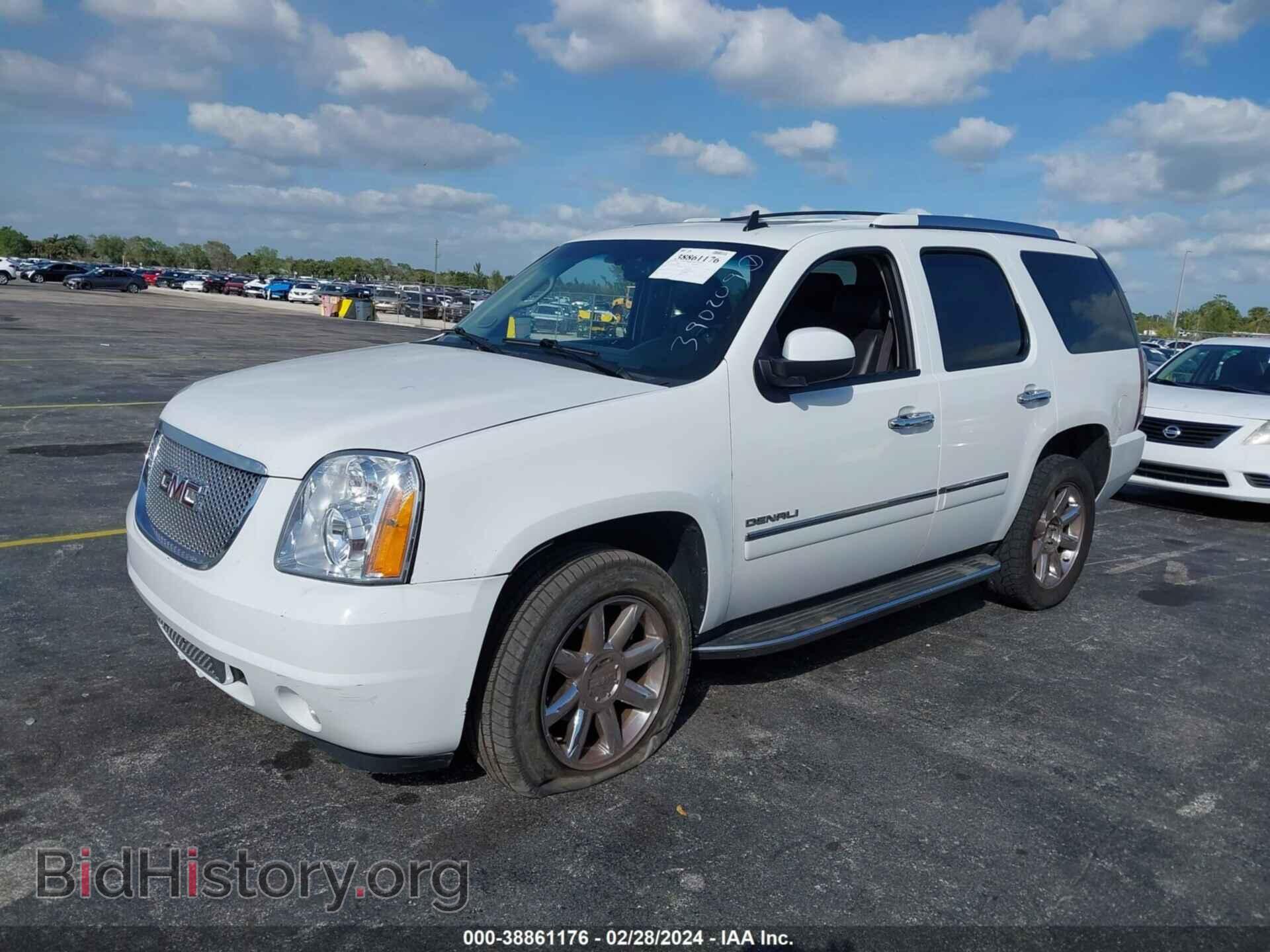 2011 GMC YUKON - VIN: 1GKS2EEF0BR390209 - Photo 2