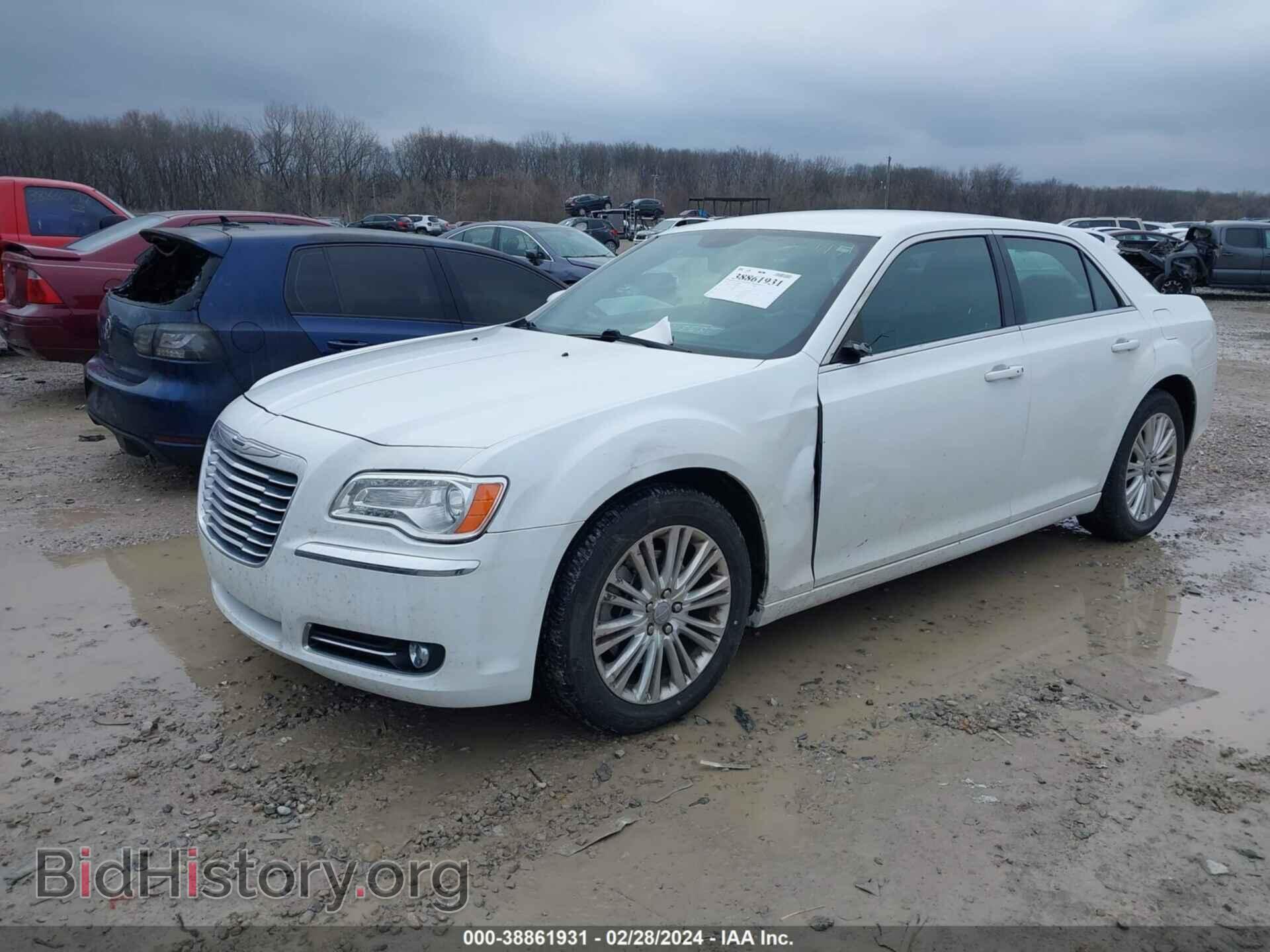 2013 CHRYSLER 300 - VIN: 2C3CCARG6DH699649 - Фото 2