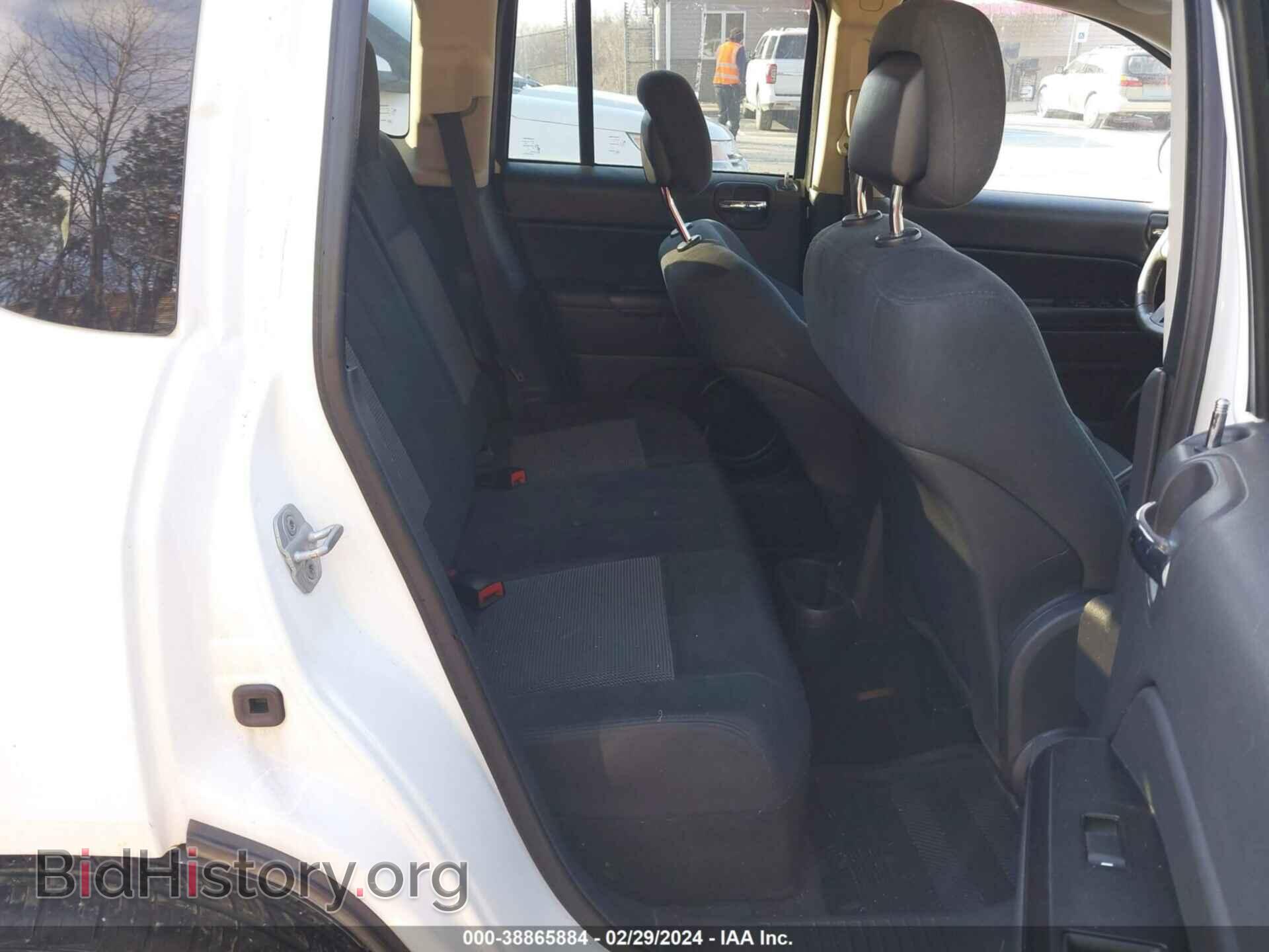 2011 JEEP COMPASS - VIN: 1J4NF1FB8BD281618 - Photo 8
