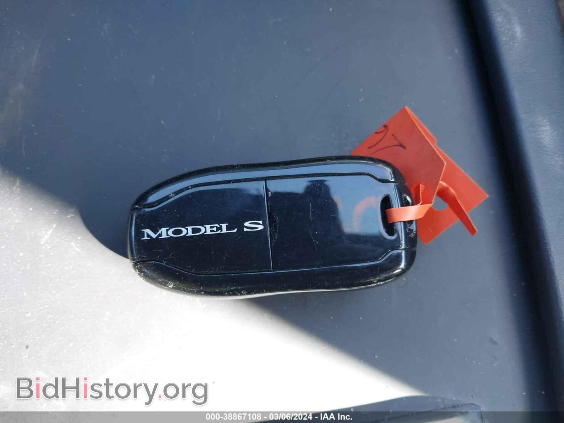 2016 TESLA MODEL S - VIN: 5YJSA1E22GF174301 - Фото 11