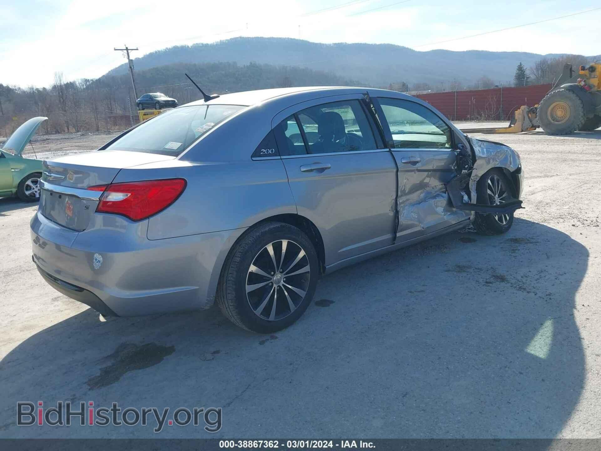 2013 CHRYSLER 200 - VIN: 1C3CCBBB0DN570950 - Фото 4