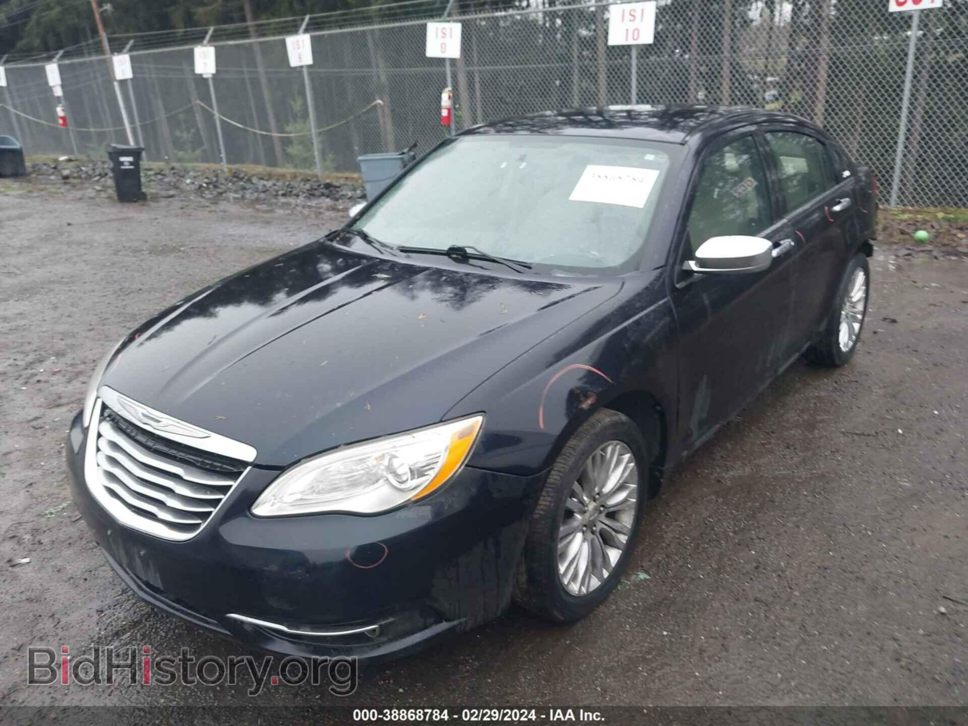 2011 CHRYSLER 200 - VIN: 1C3BC2FG8BN583007 - Фото 2