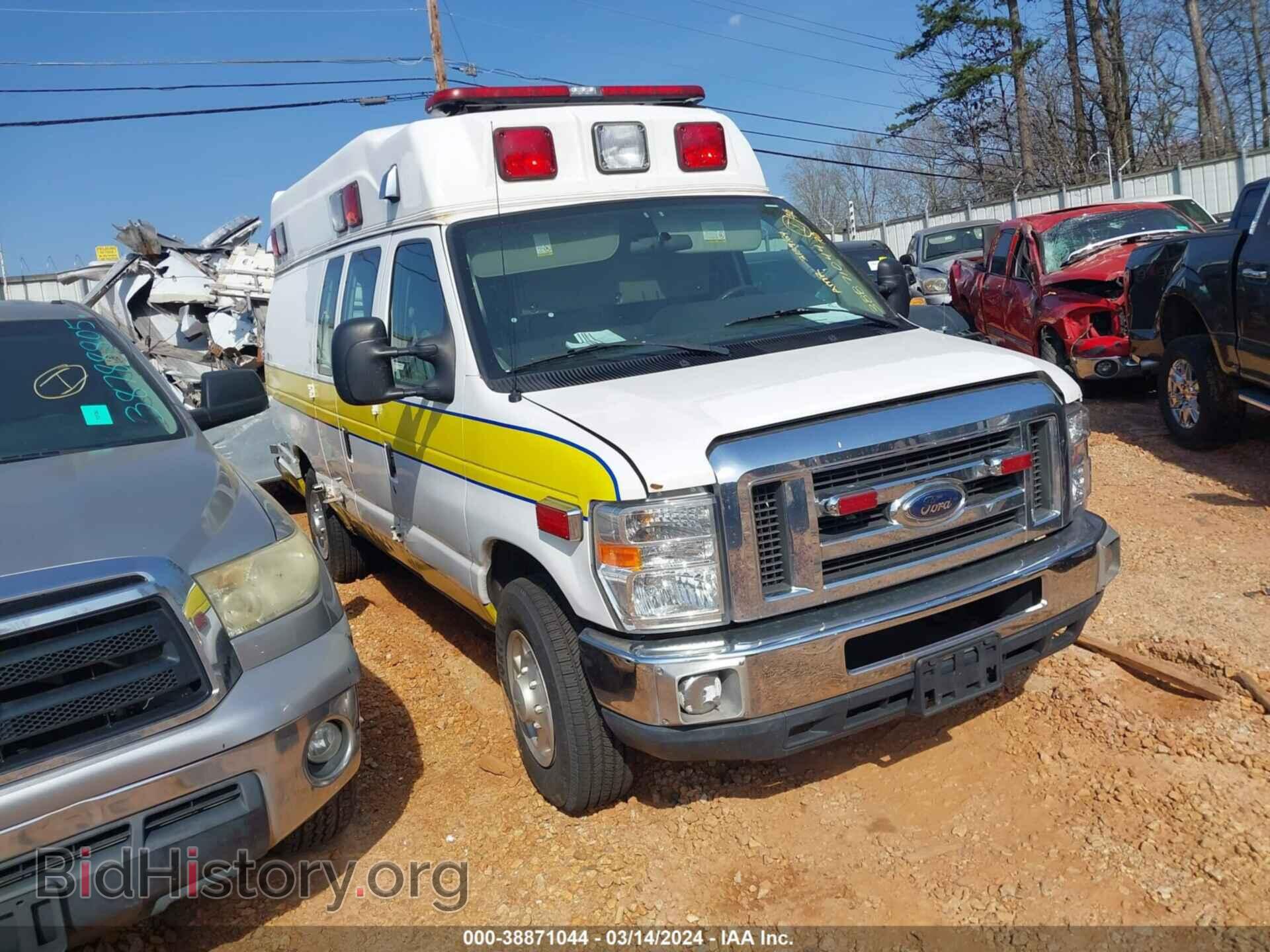 Photo 1FDSS3EL4BDA38703 - FORD ECONOLINE 2011