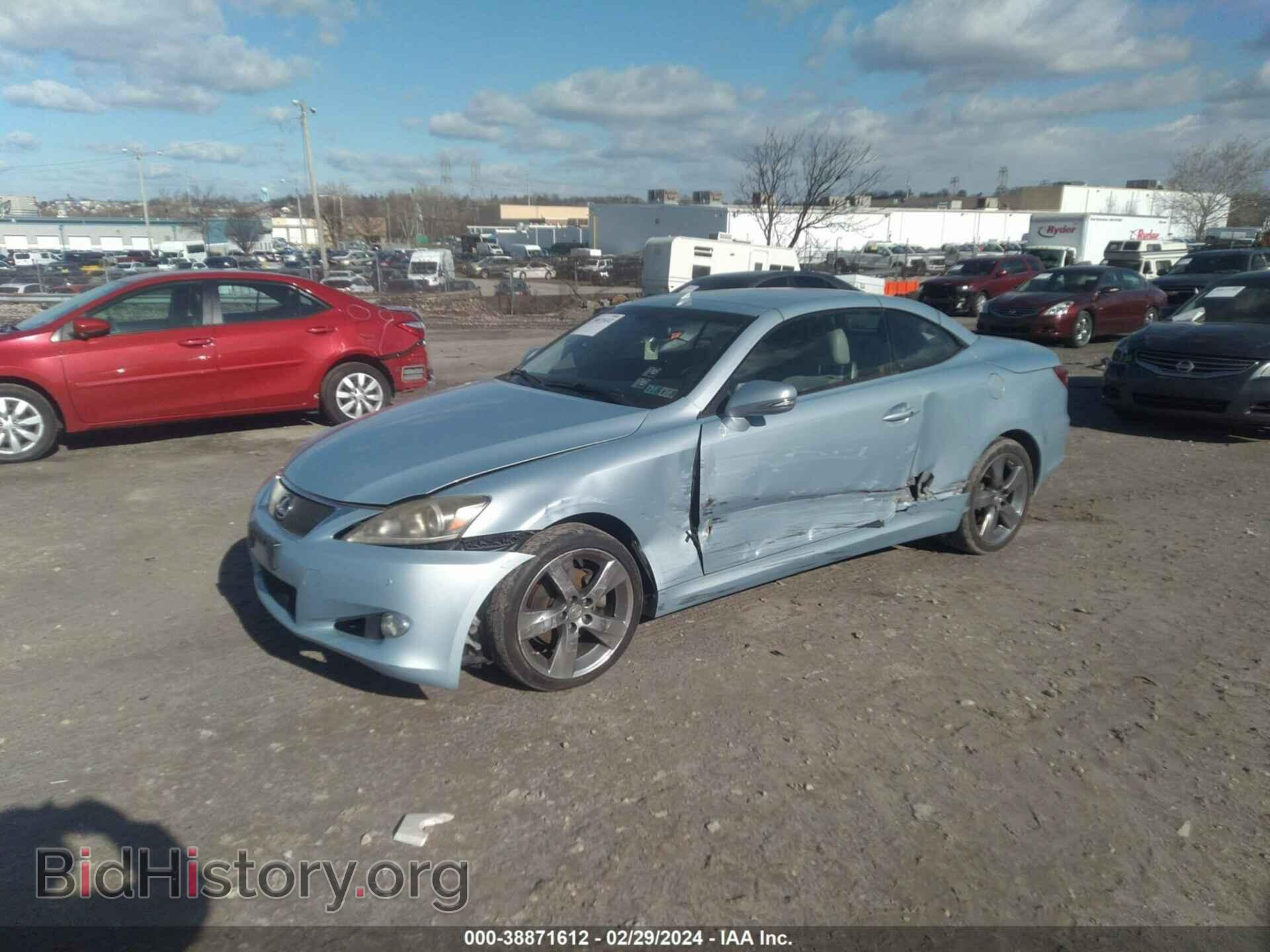 2011 LEXUS IS 250C - VIN: JTHFF2C26B2521246 - Фото 2