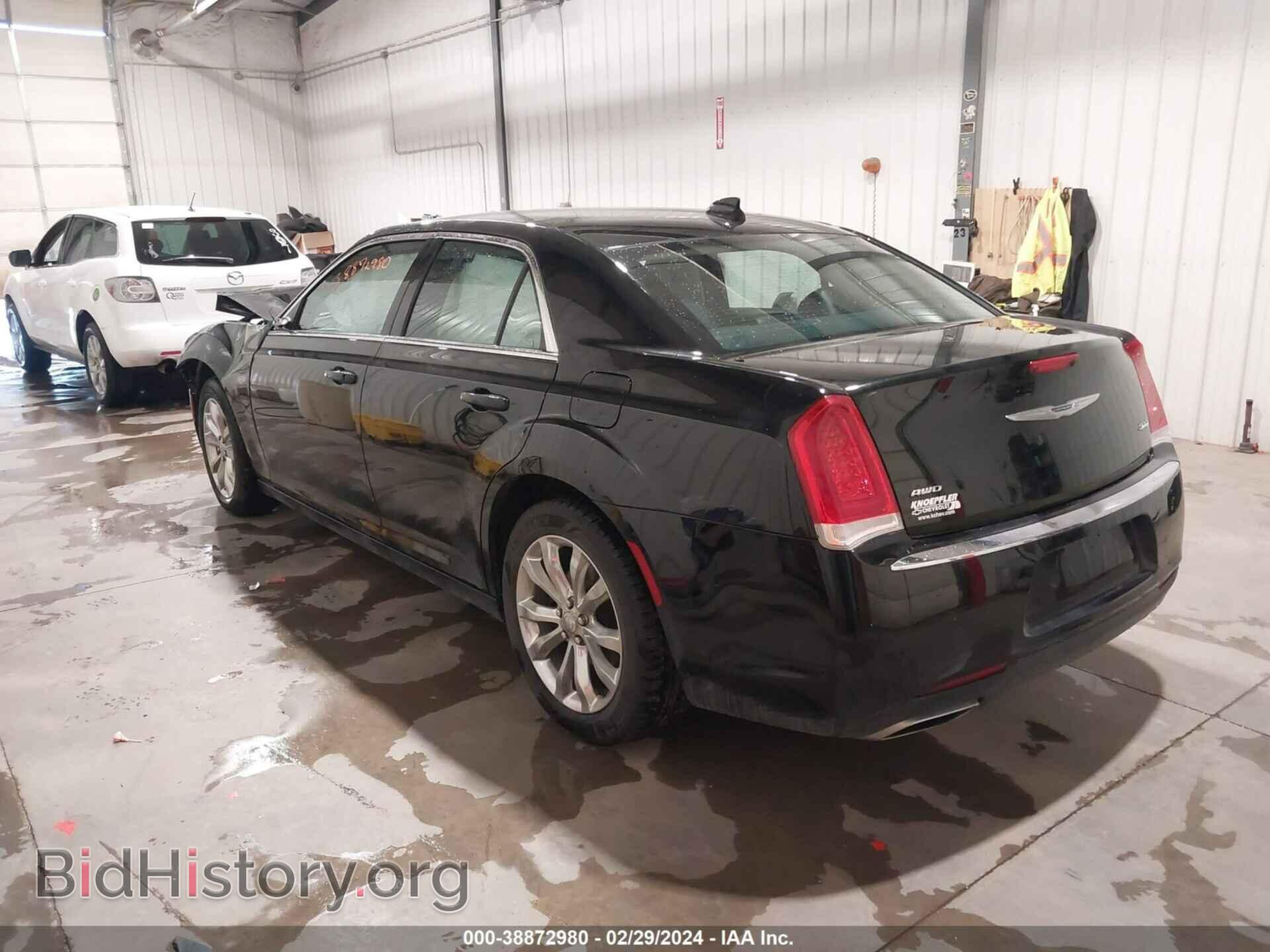 2016 CHRYSLER 300 - VIN: 2C3CCARG5GH217015 - Фото 3