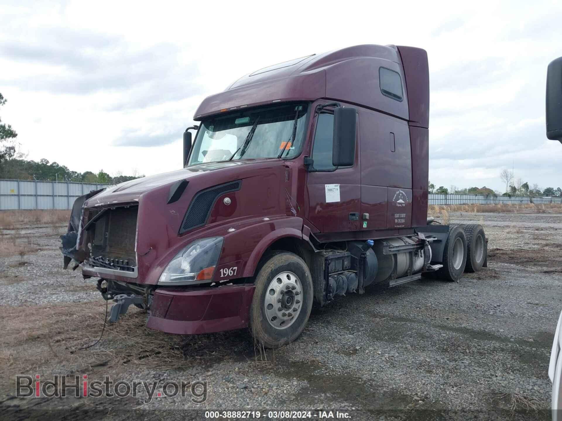 2012 VOLVO VN - VIN: 4V4NC9TH1CN535854 - Фото 2