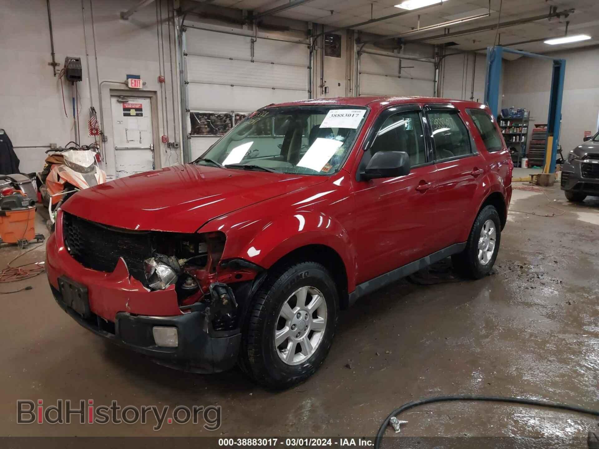 2011 MAZDA TRIBUTE - VIN: 4F2CY9C71BKM00739 - Фото 2