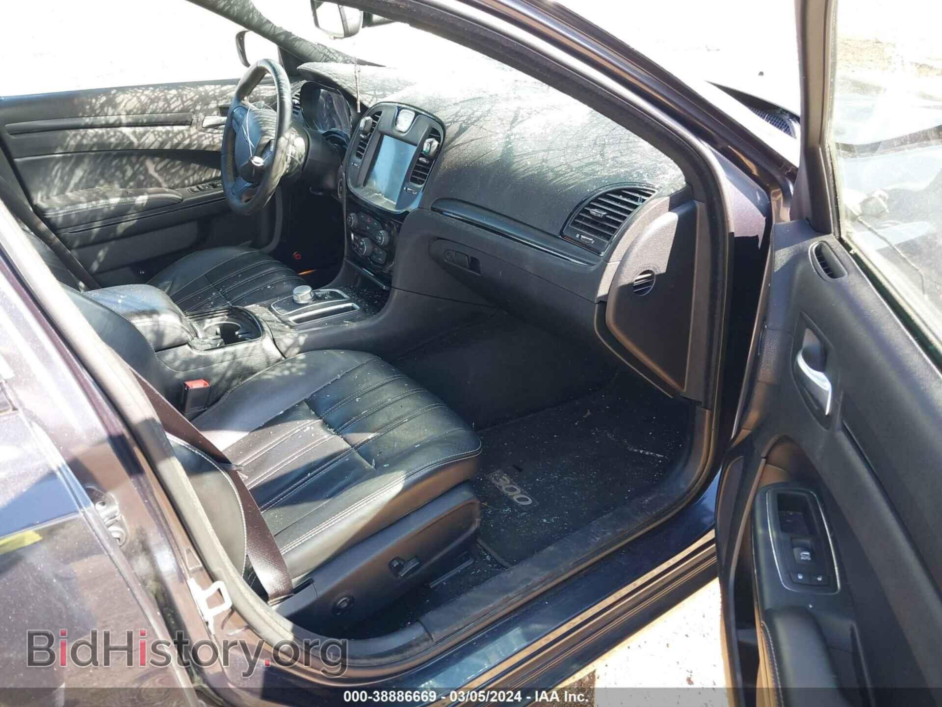2016 CHRYSLER 300 - VIN: 2C3CCABG2GH223929 - Фото 5