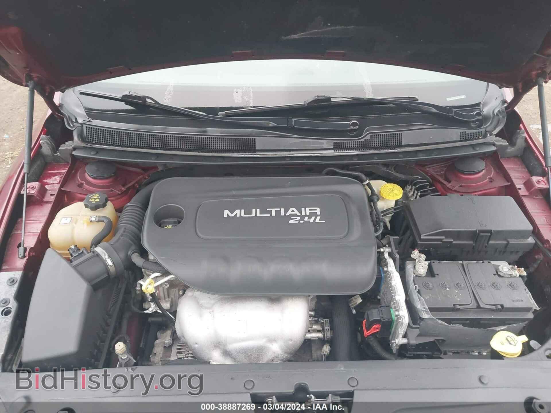 2015 CHRYSLER 200 - VIN: 1C3CCCAB4FN718740 - Фото 10
