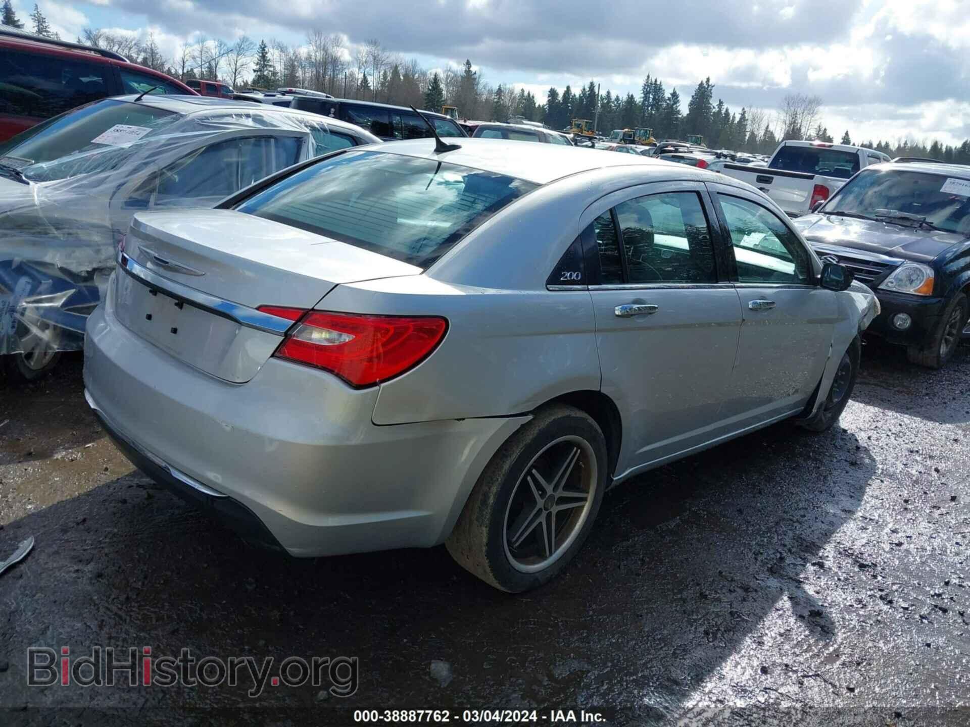 2011 CHRYSLER 200 - VIN: 1C3BC2FG4BN572036 - Фото 4