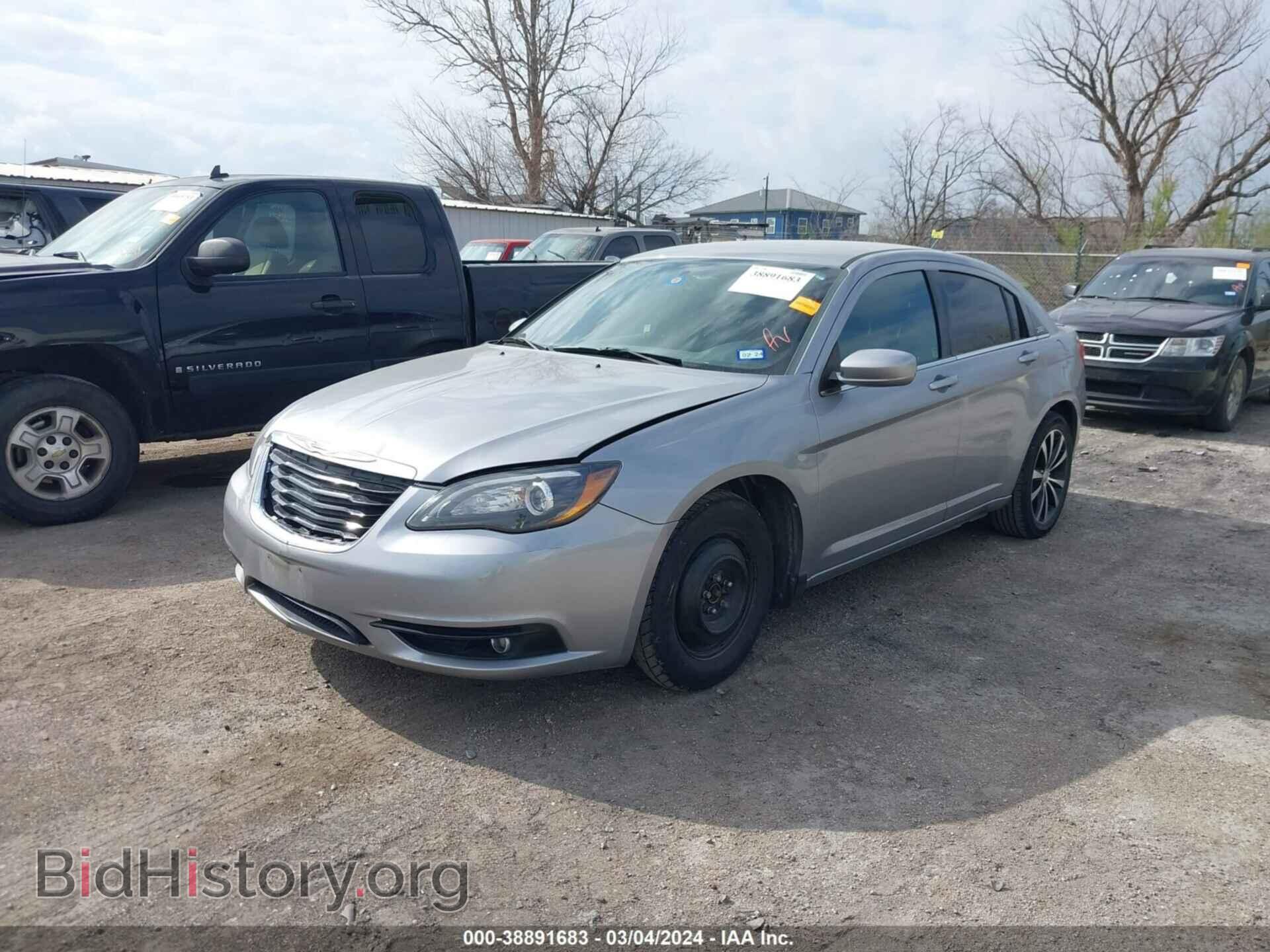 2013 CHRYSLER 200 - VIN: 1C3CCBBB7DN699896 - Фото 2