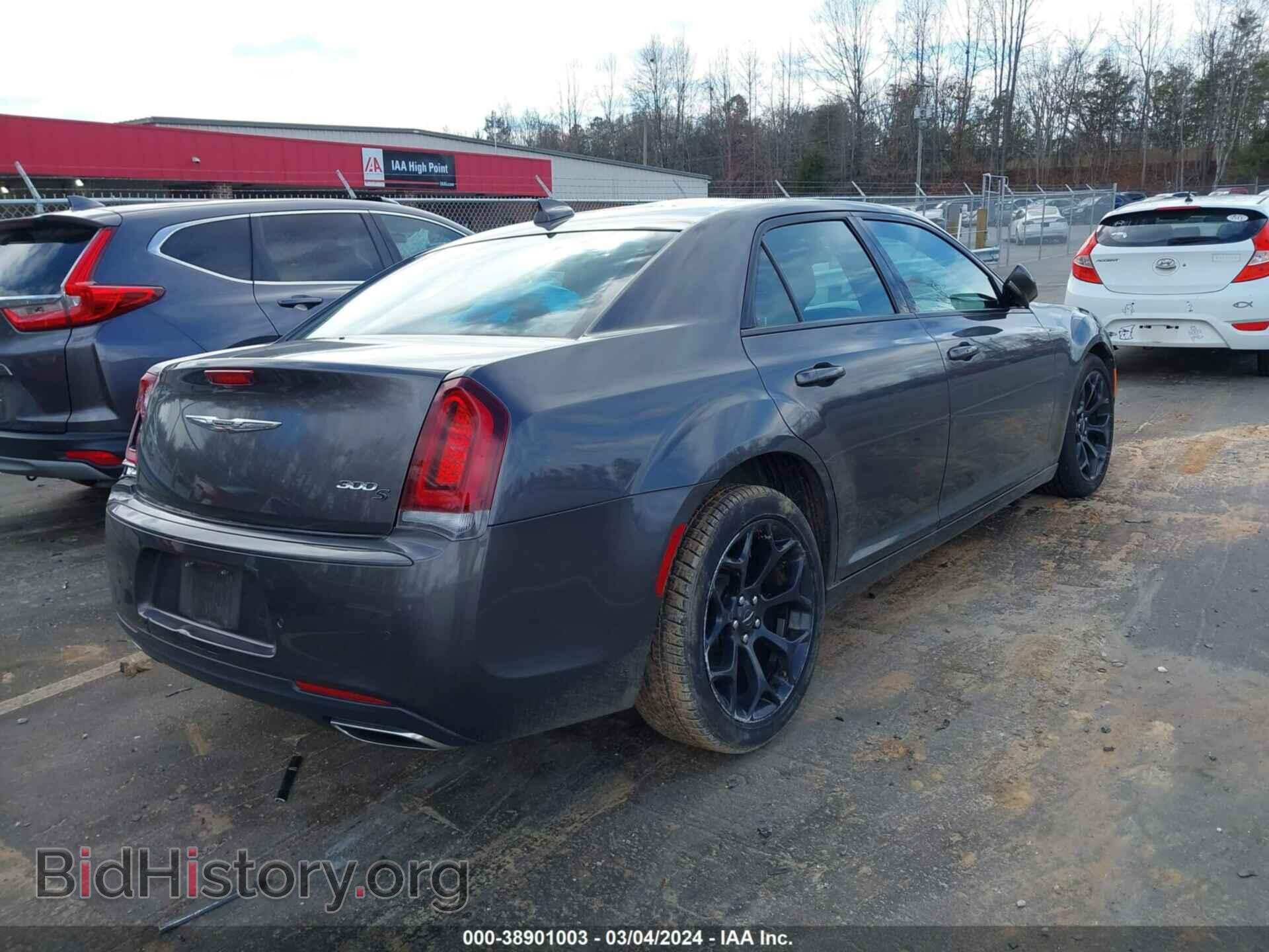 2019 CHRYSLER 300 - VIN: 2C3CCABG7KH577776 - Фото 4