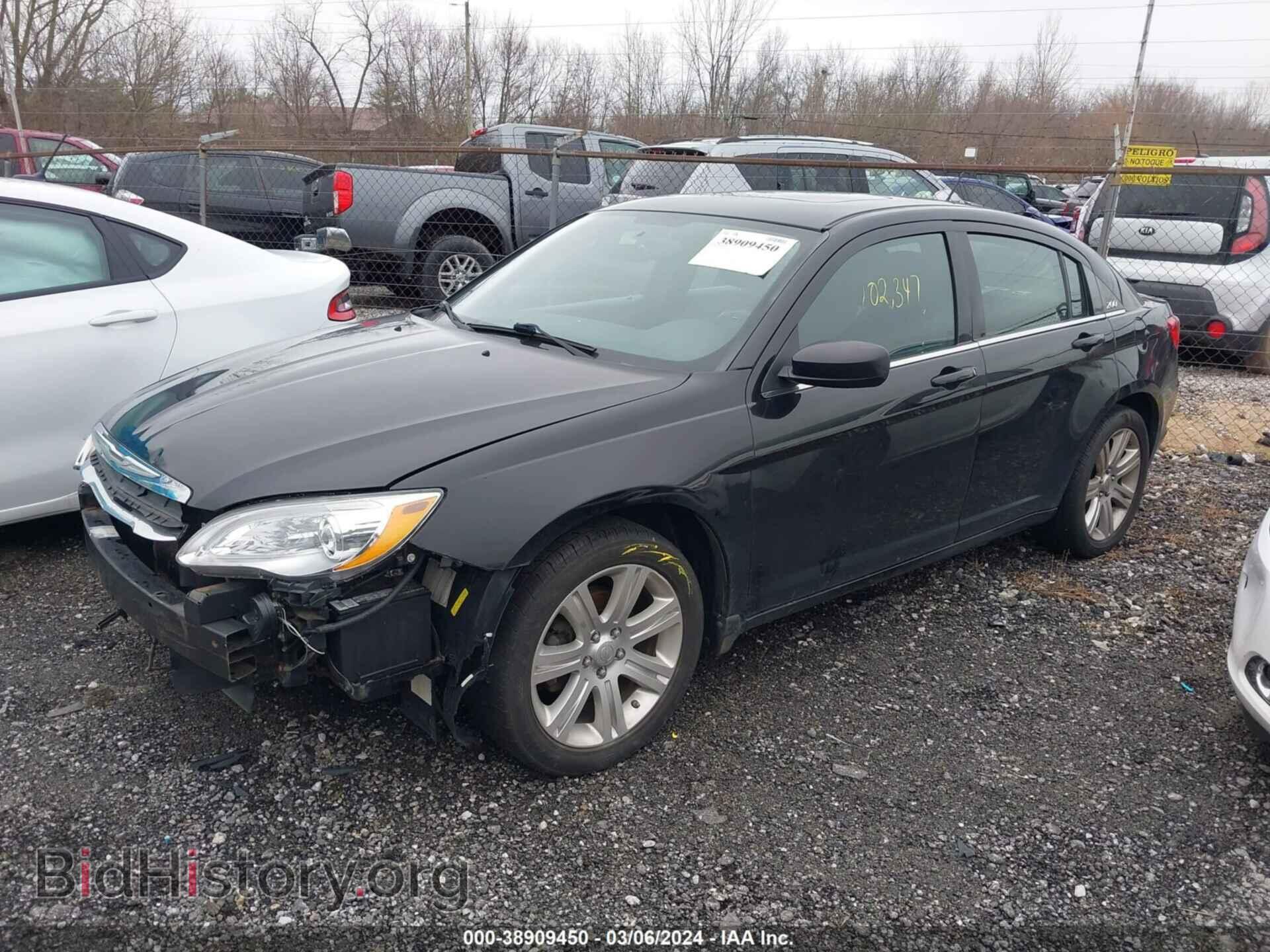2011 CHRYSLER 200 - VIN: 1C3BC1FBXBN602364 - Фото 2